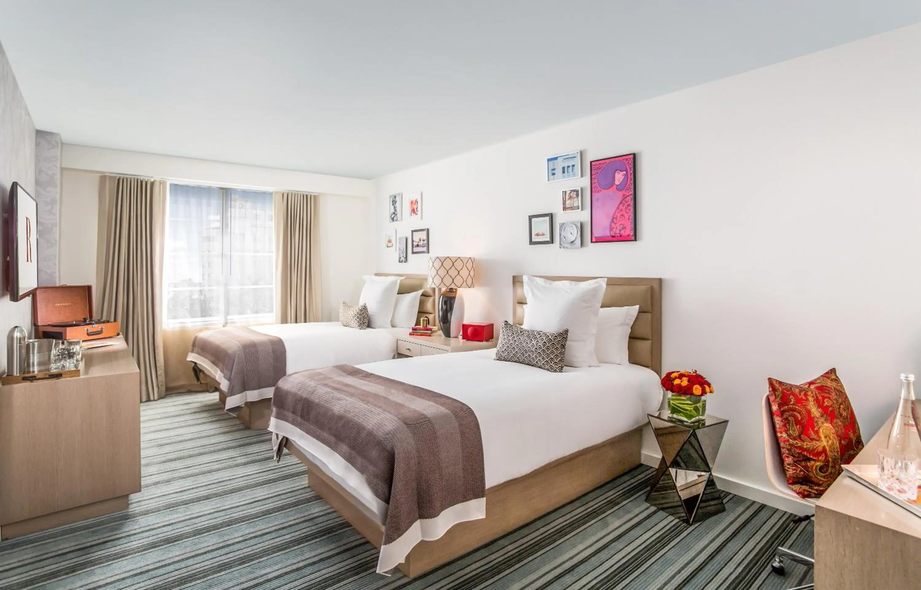 Photo of the whole room, Bed in Uma House by Yurbban South Beach