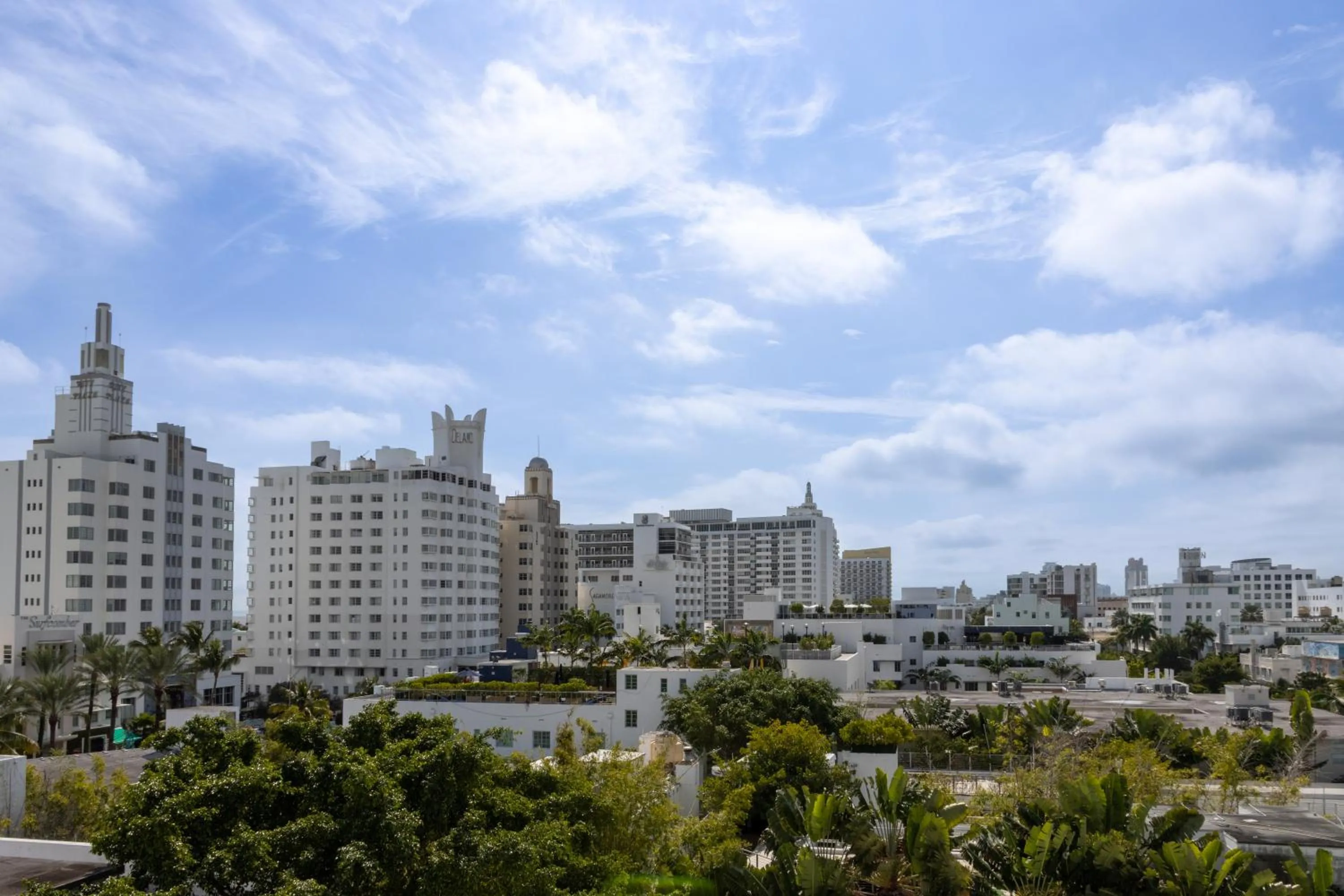 Neighbourhood in Uma House by Yurbban South Beach