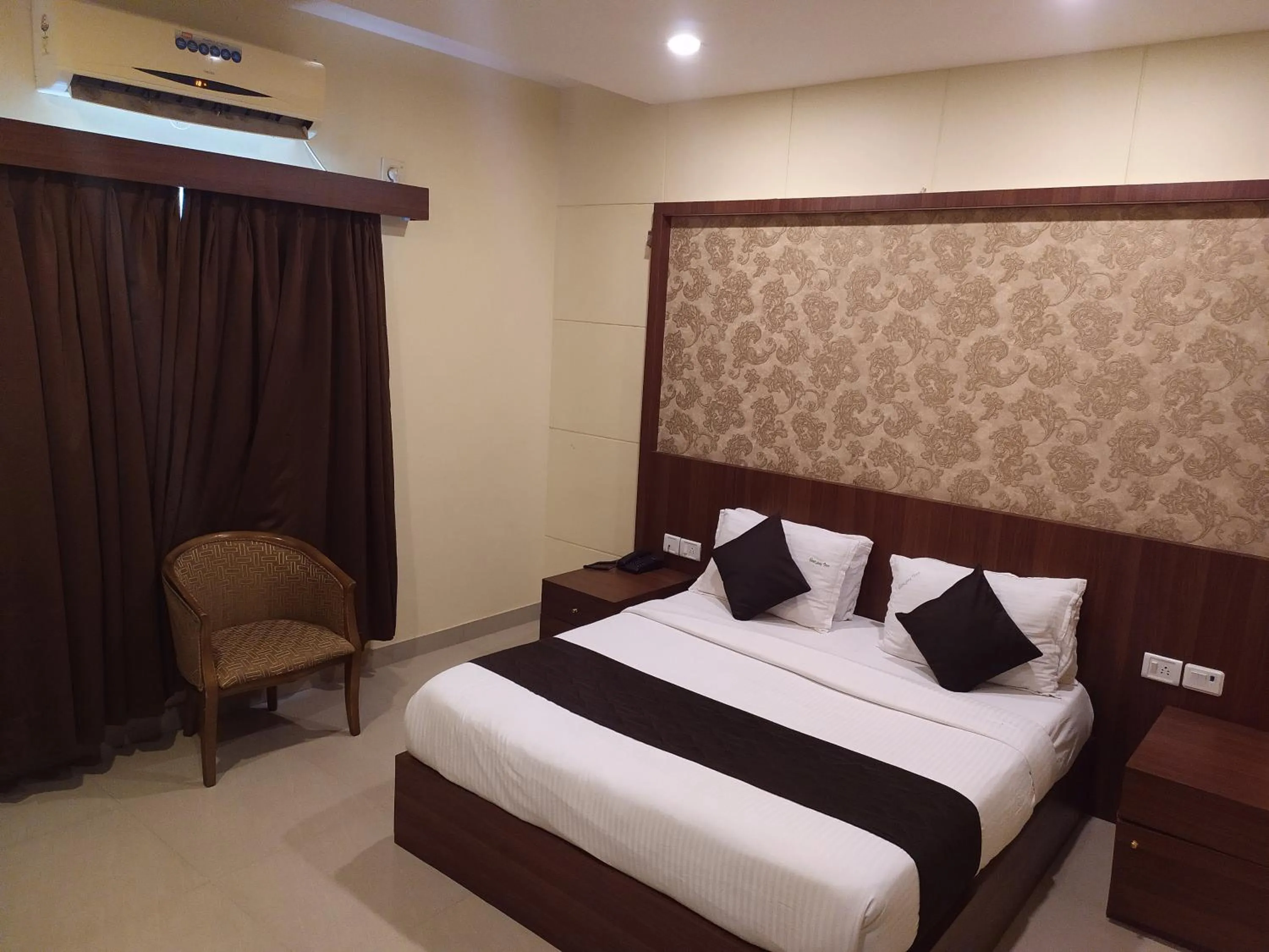 Bedroom, Bed in Hotel ParkwayInn