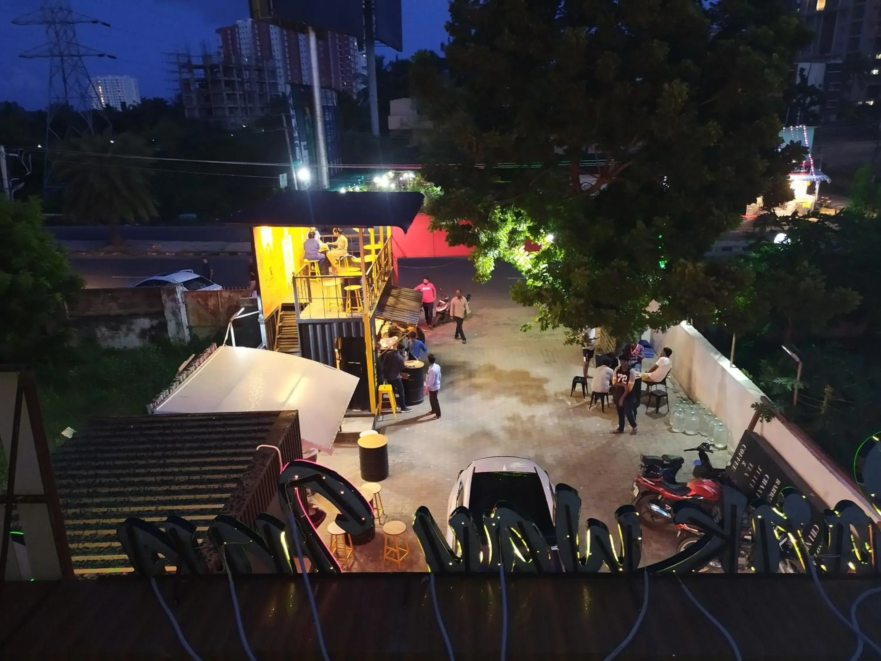 Property building in Hotel ParkwayInn Property building in Hotel ParkwayInn