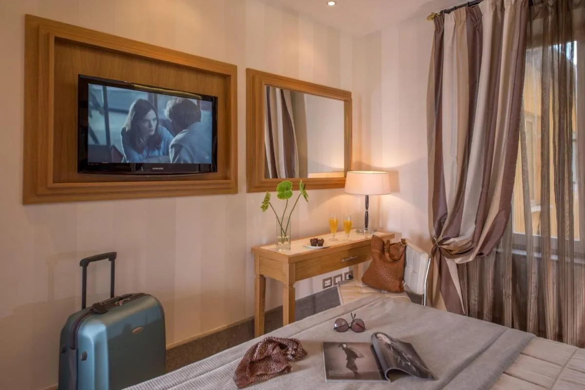 Bed in The Inn at the Spanish Steps Luxury Collection - The Inn at the Spanish Steps