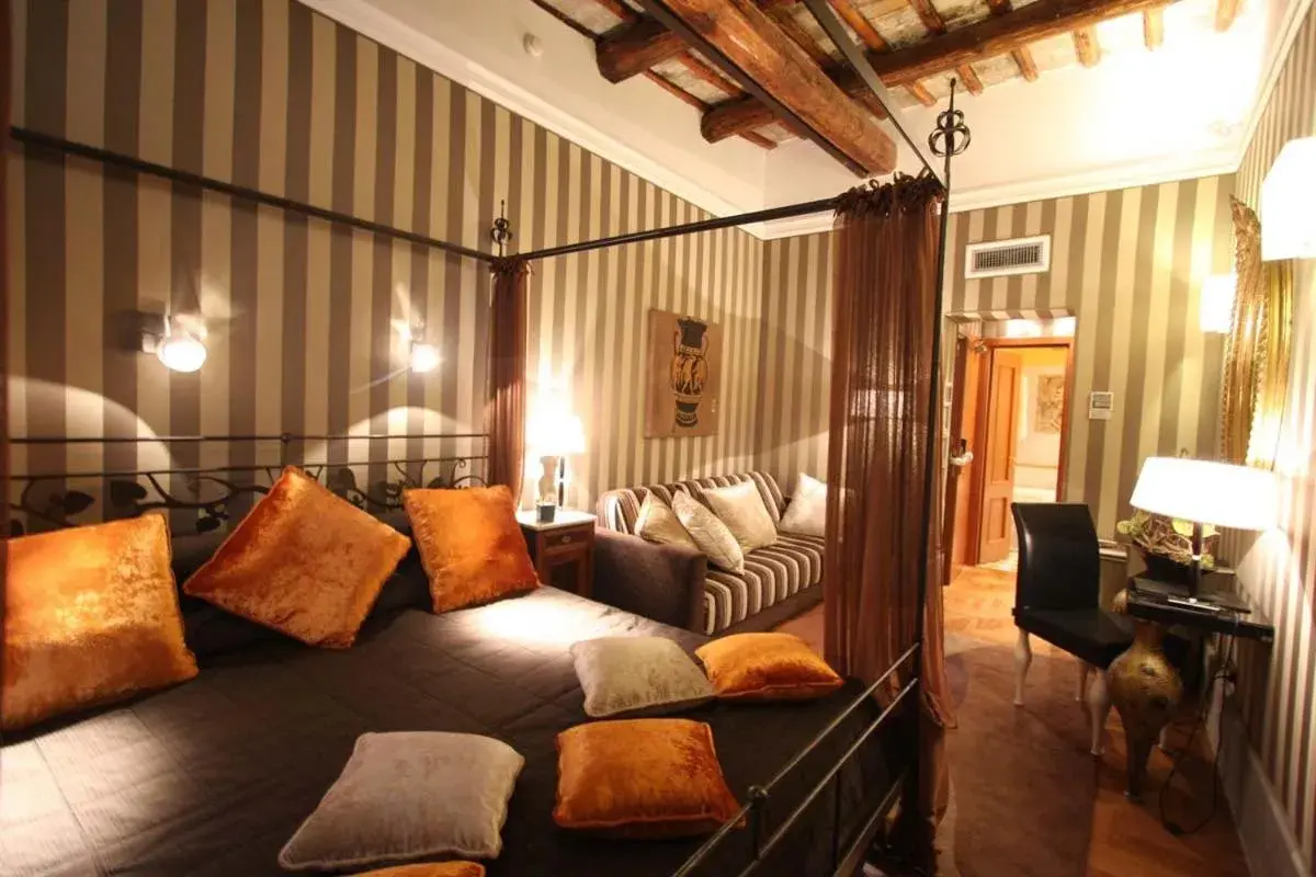 Bed in The Inn at the Spanish Steps Luxury Collection - The Inn at the Spanish Steps Bed in The Inn at the Spanish Steps Luxury Collection - The Inn at the Spanish Steps