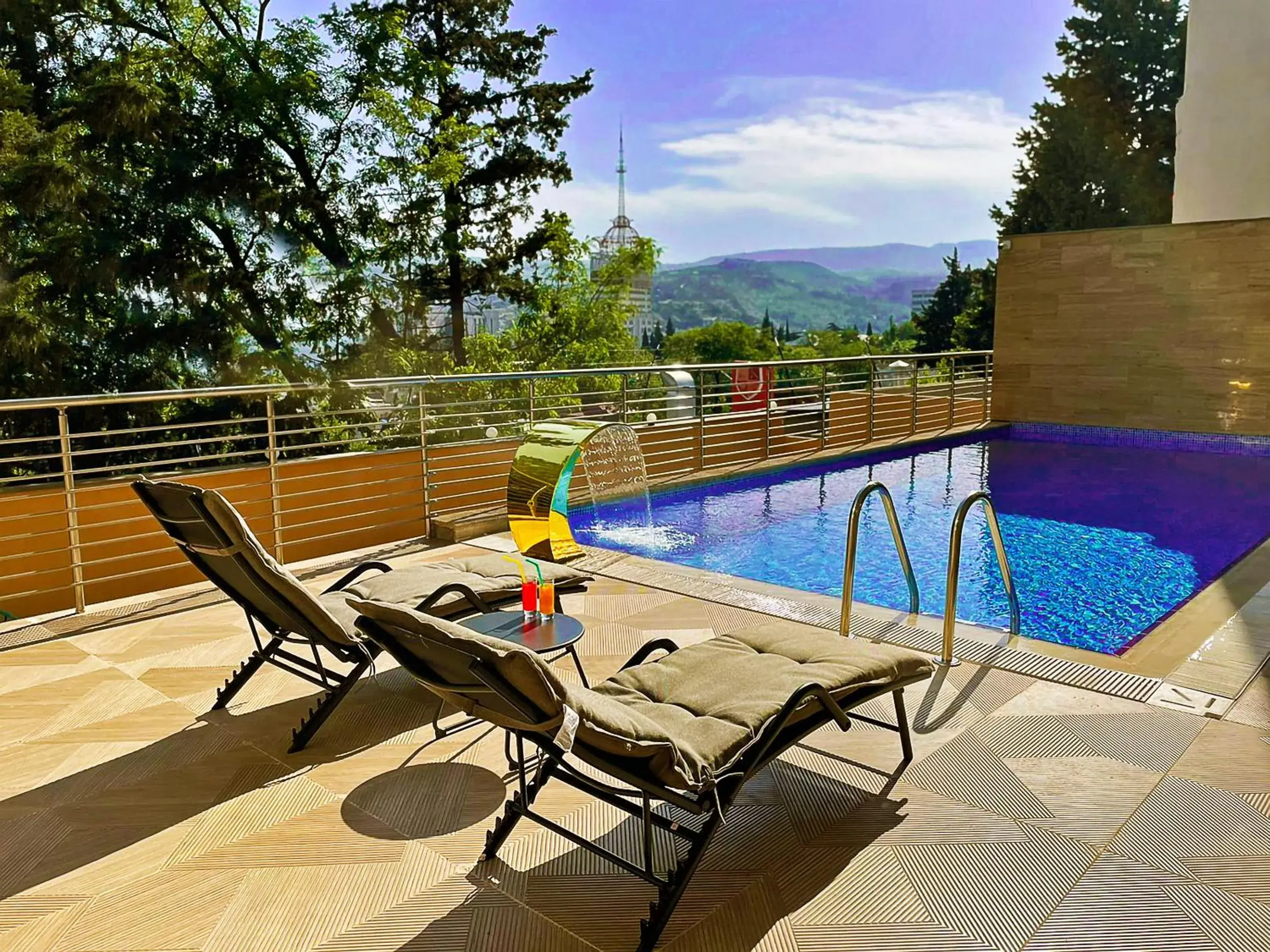 Pool view in Hotel Residence Plaza Pool view in Hotel Residence Plaza