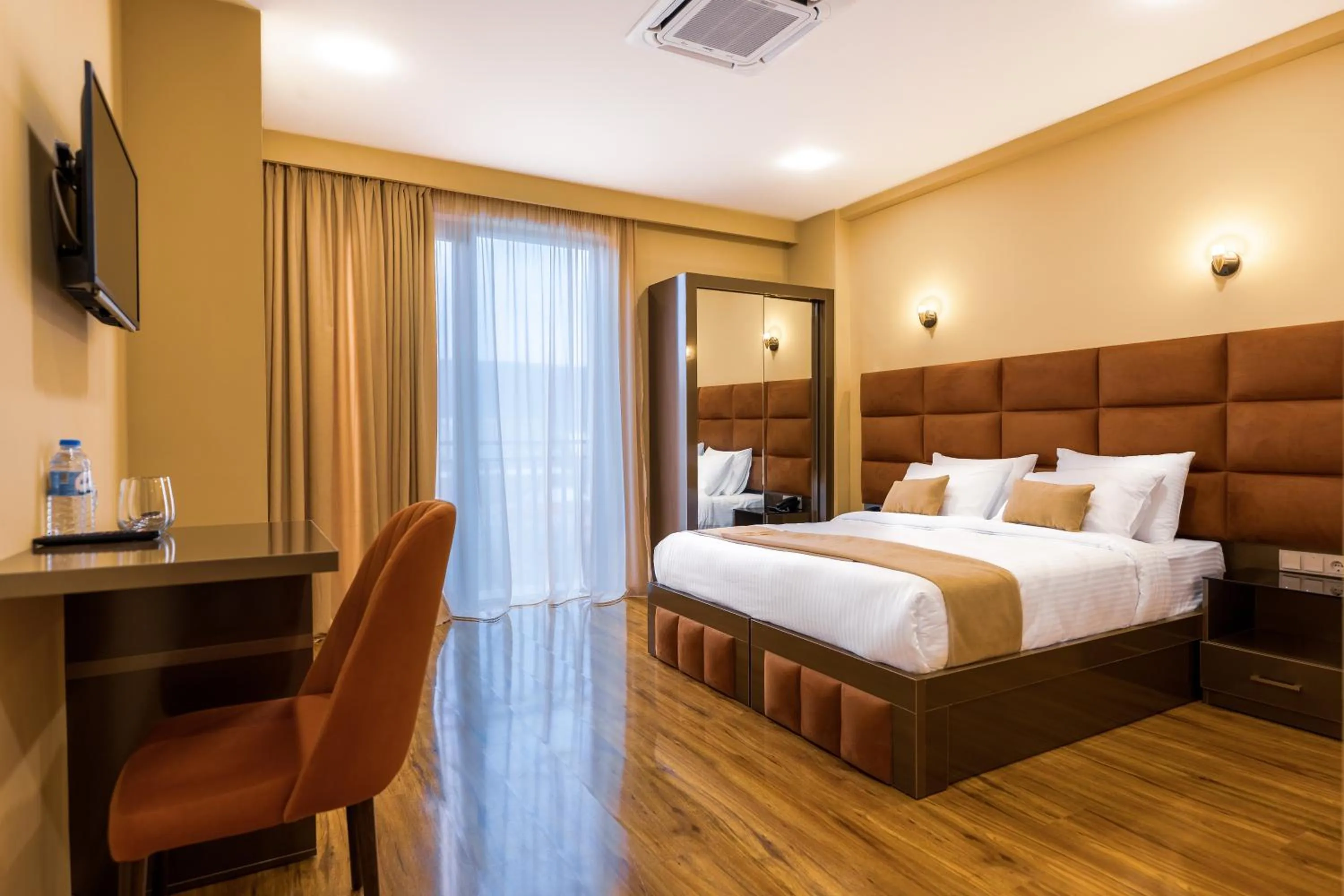 Superior Double or Twin Room with City View in Hotel Residence Plaza