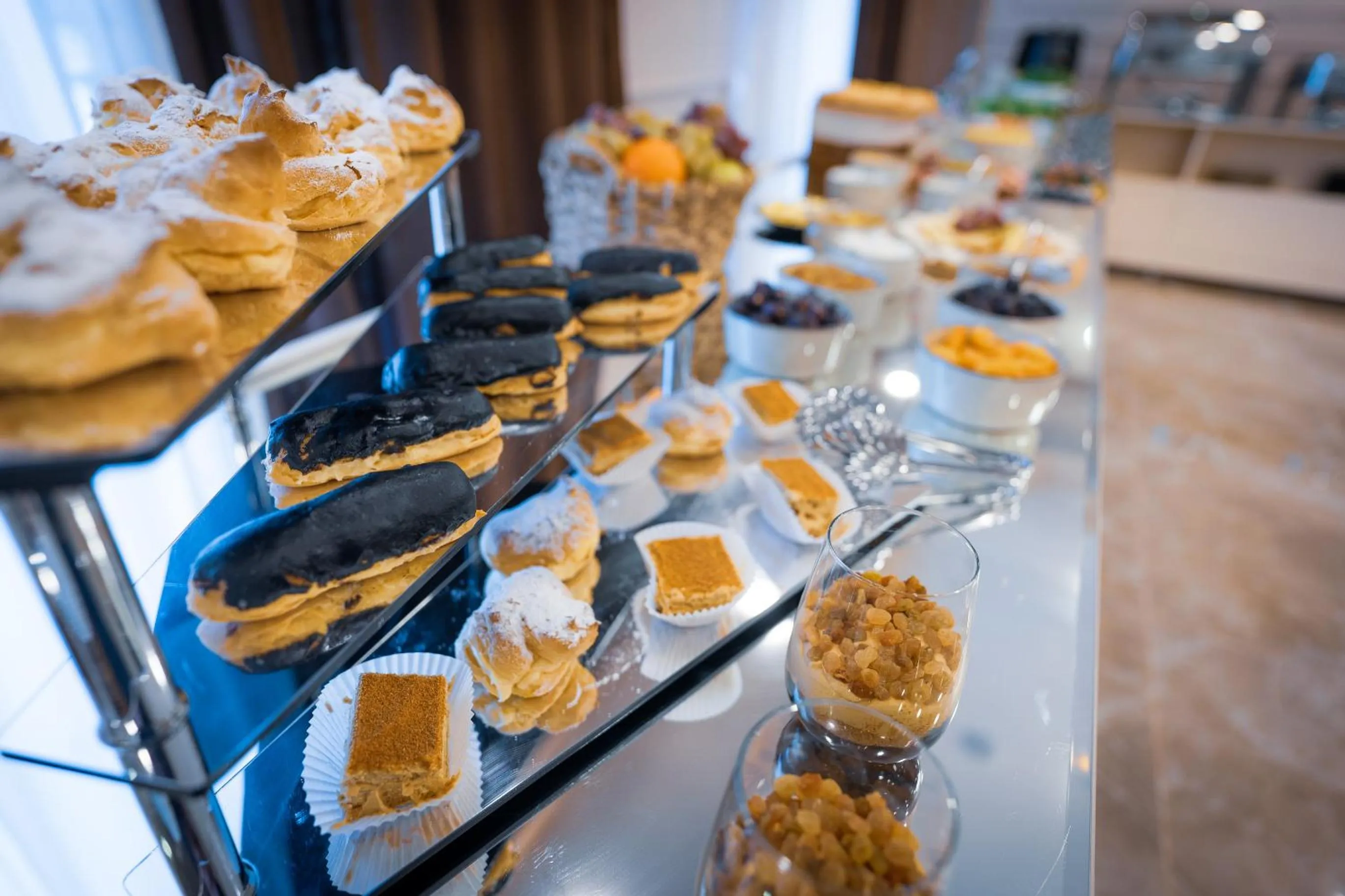 Dining area in Hotel Residence Plaza