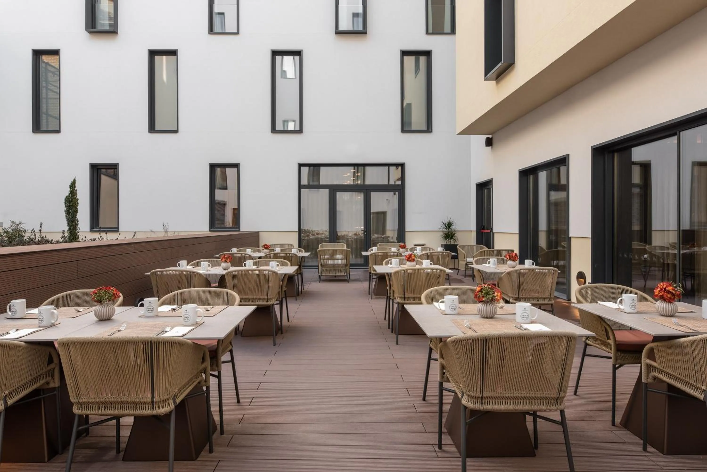 Restaurant/places to eat in Eurostars Ambassador