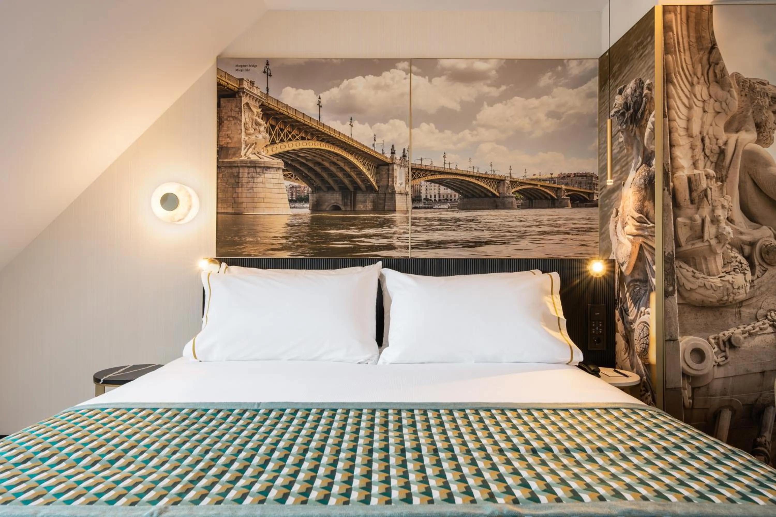 Bed in Eurostars Ambassador