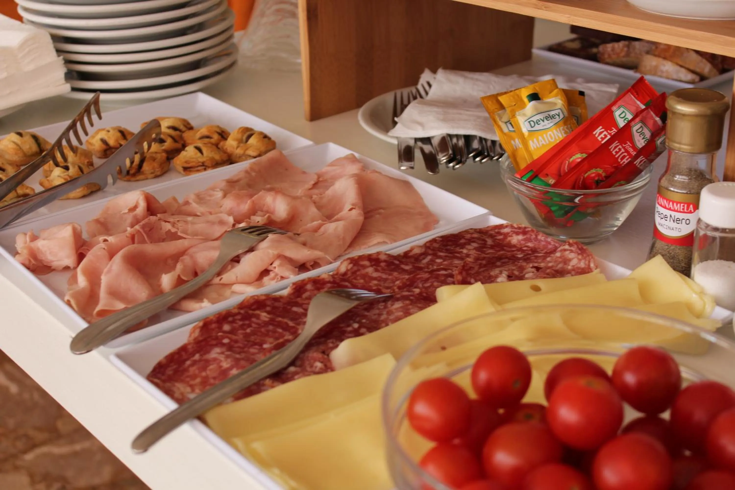 Breakfast in Hotel Apis