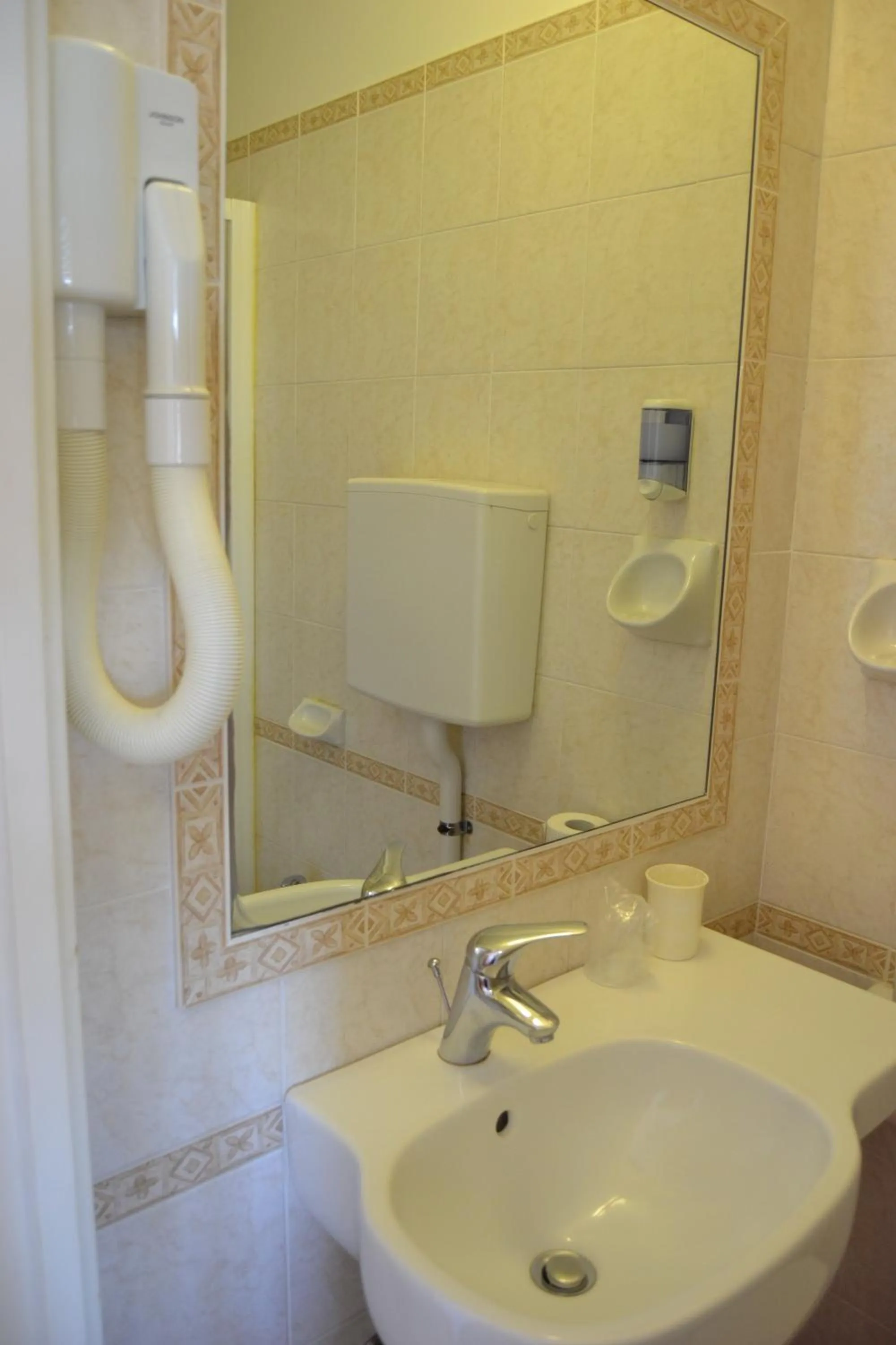 Bathroom in Hotel Apis
