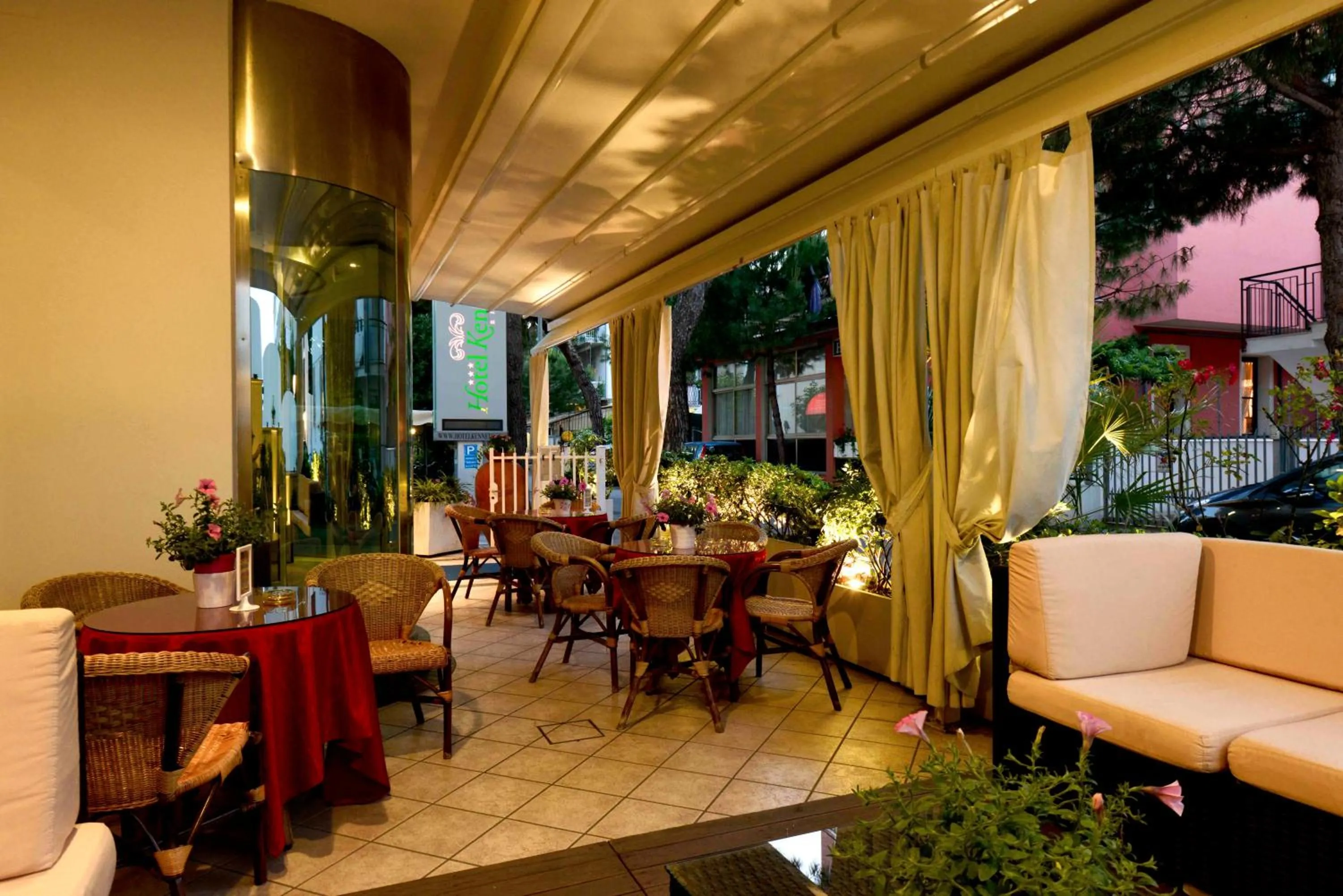 Property building in Hotel Kennedy