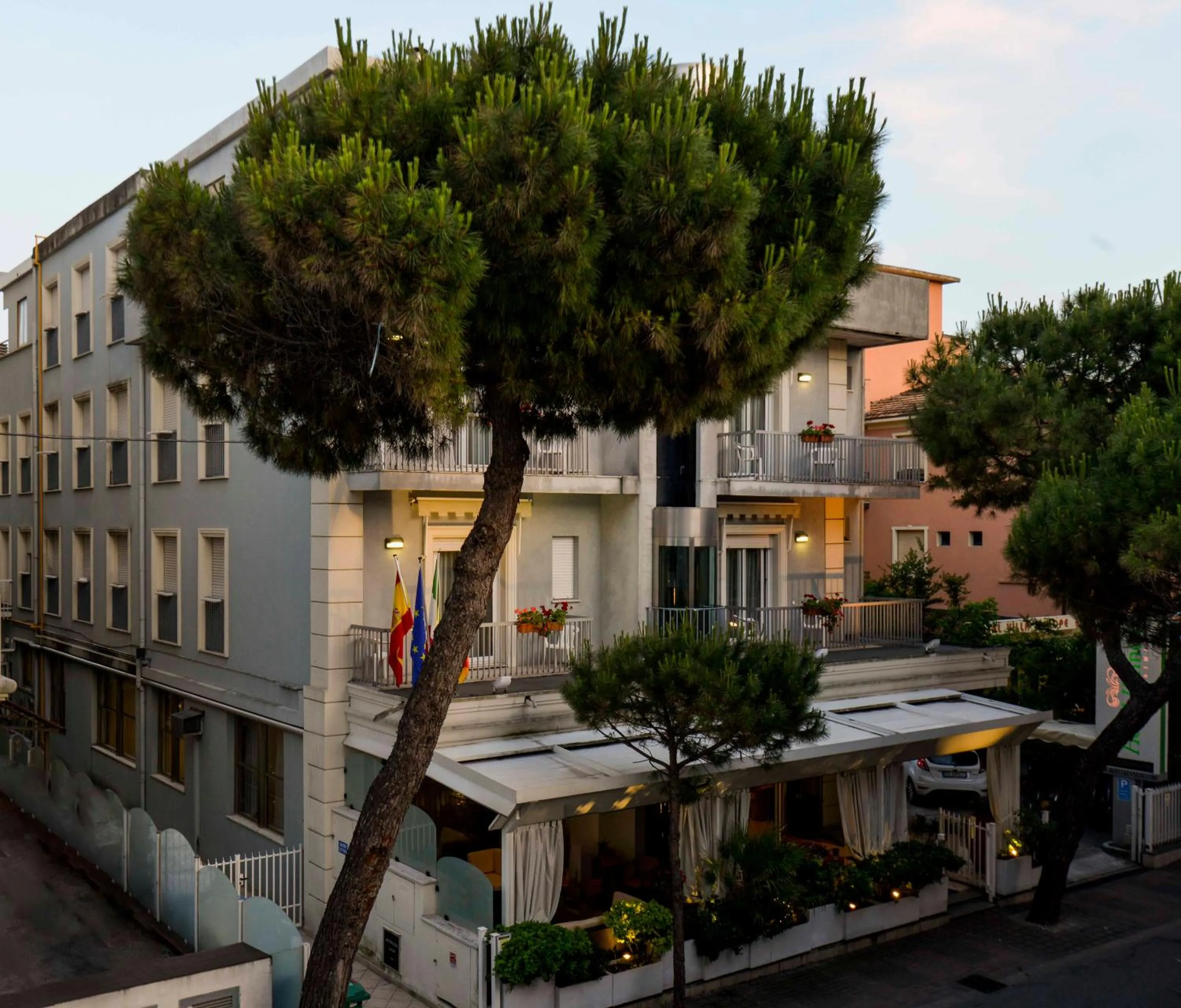 Property building in Hotel Kennedy