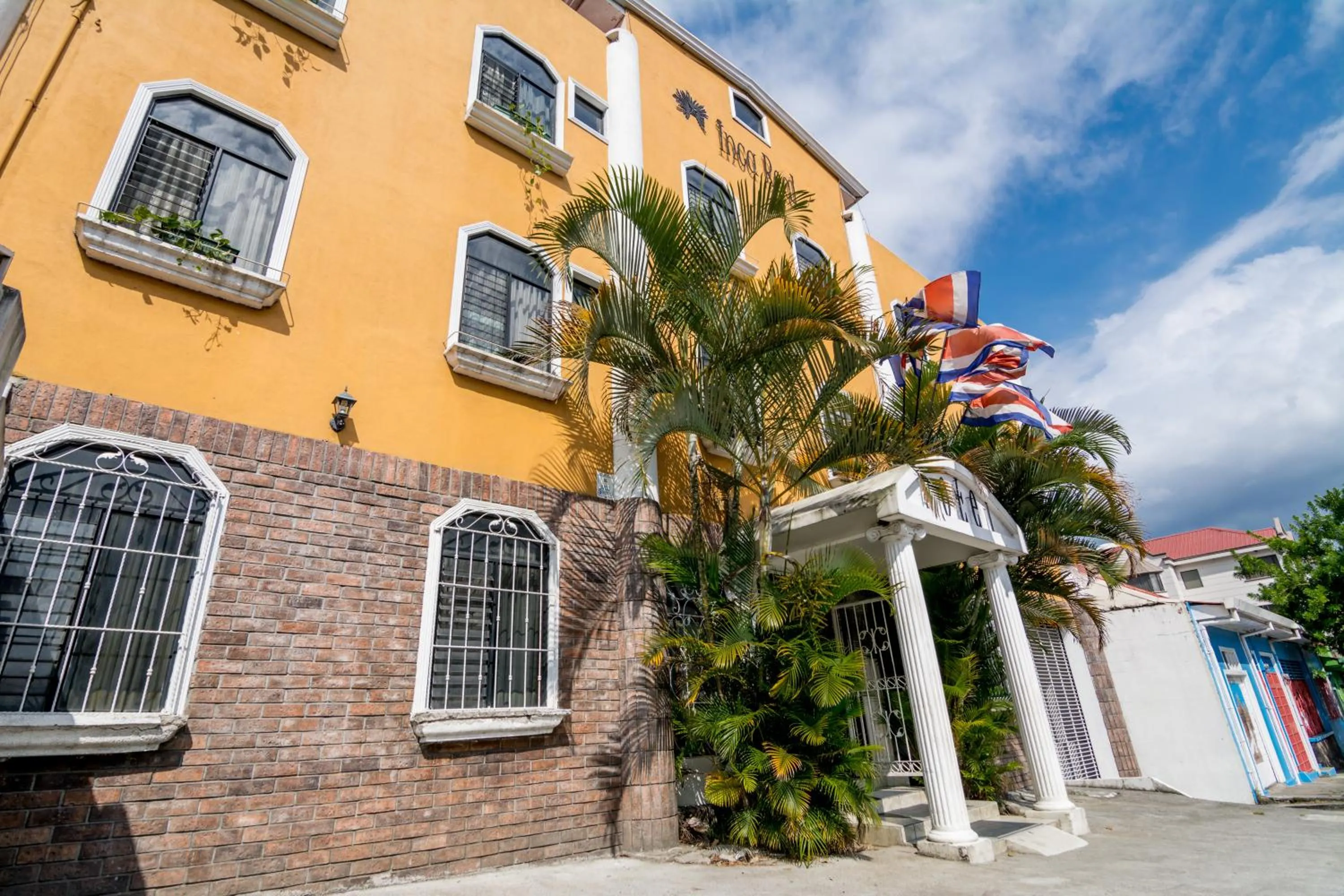 Property building in Inca Real