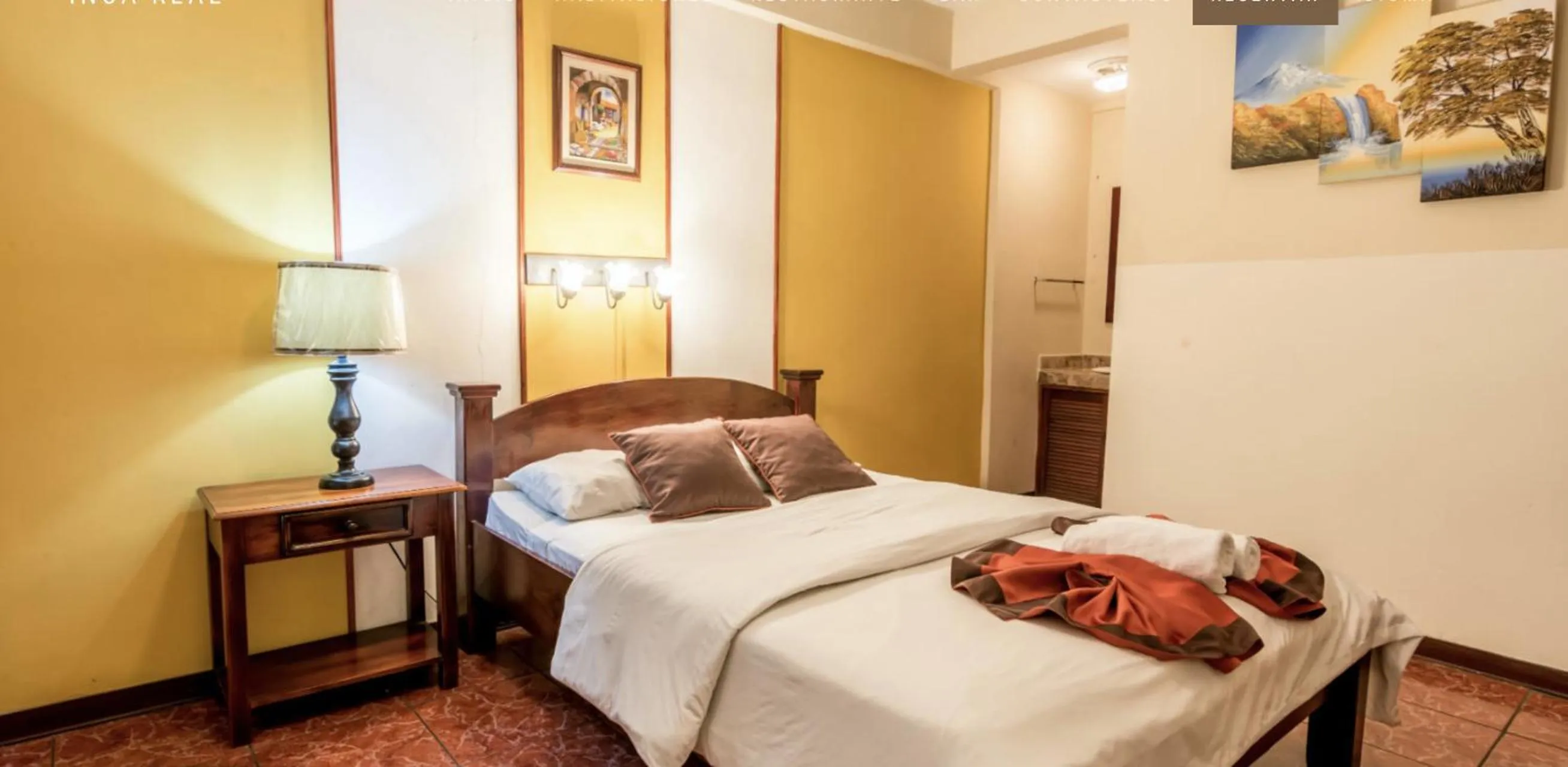 Bedroom, Bed in Inca Real