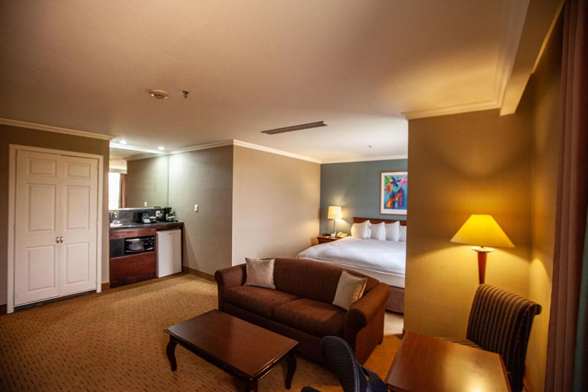 Photo of the whole room, Bed in Eurobuilding Express El Tigre