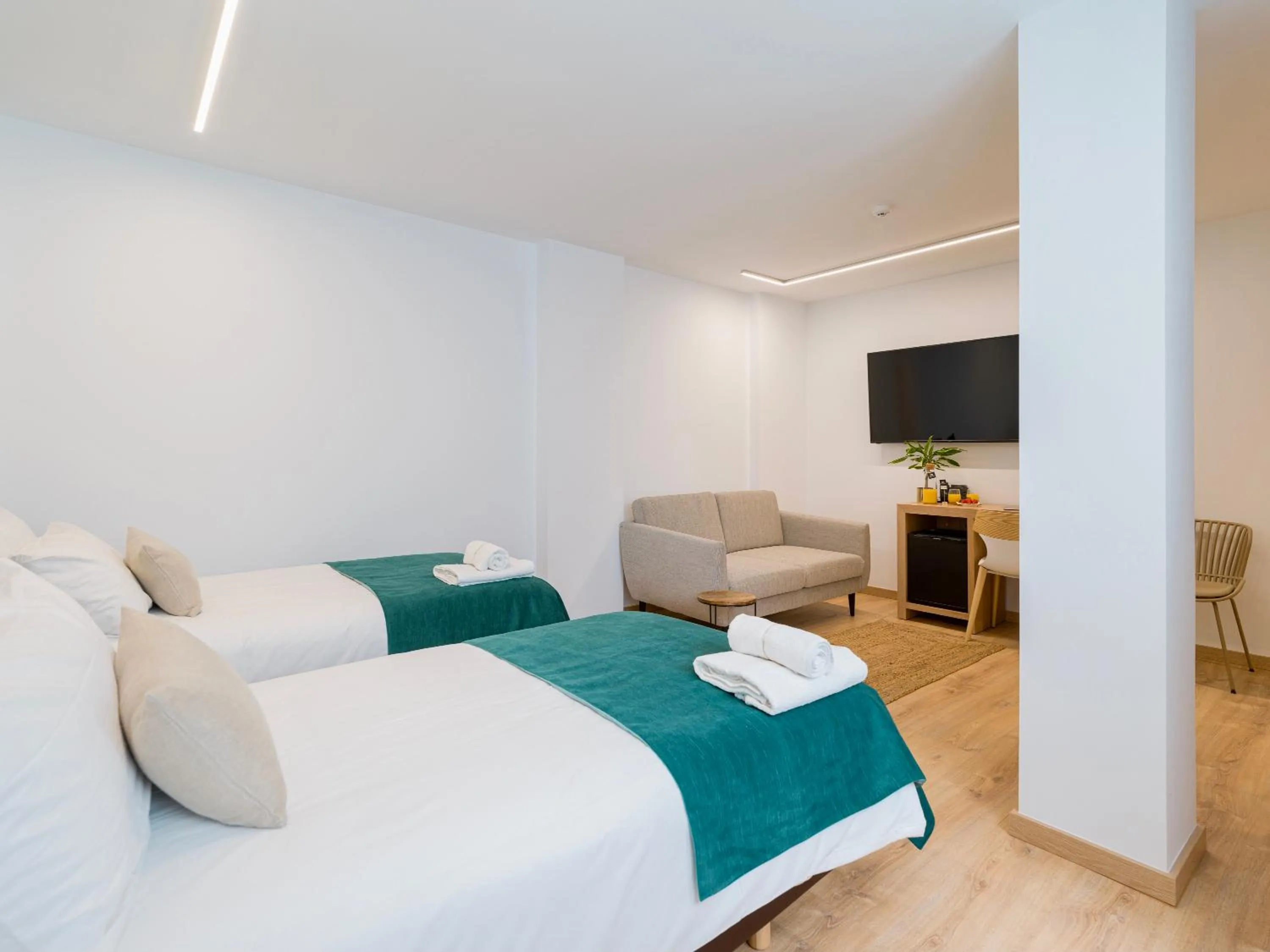 Photo of the whole room, Bed in Hotel Emeté & Coworking by Airnest