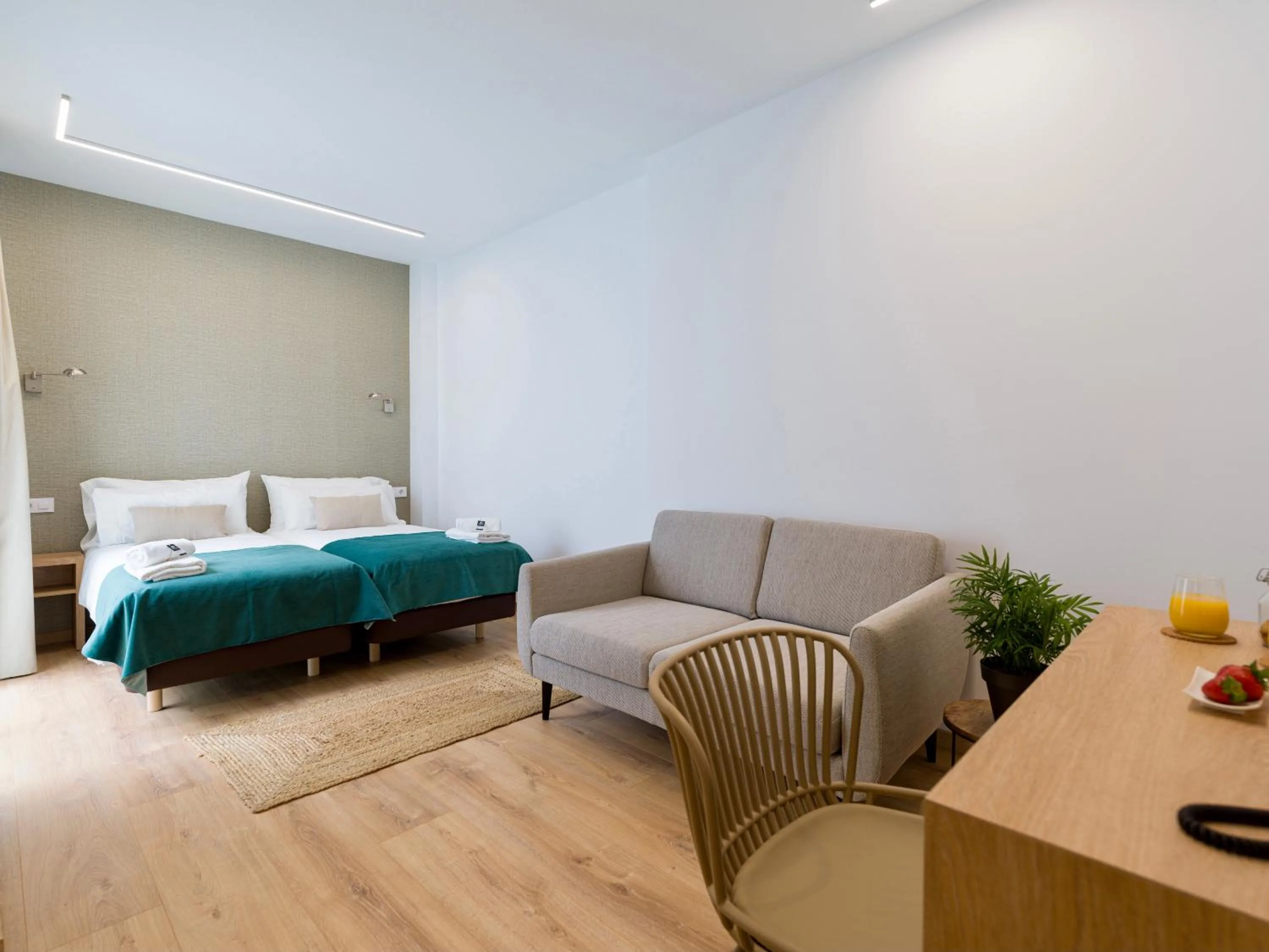 Photo of the whole room, Bed in Hotel Emeté & Coworking by Airnest