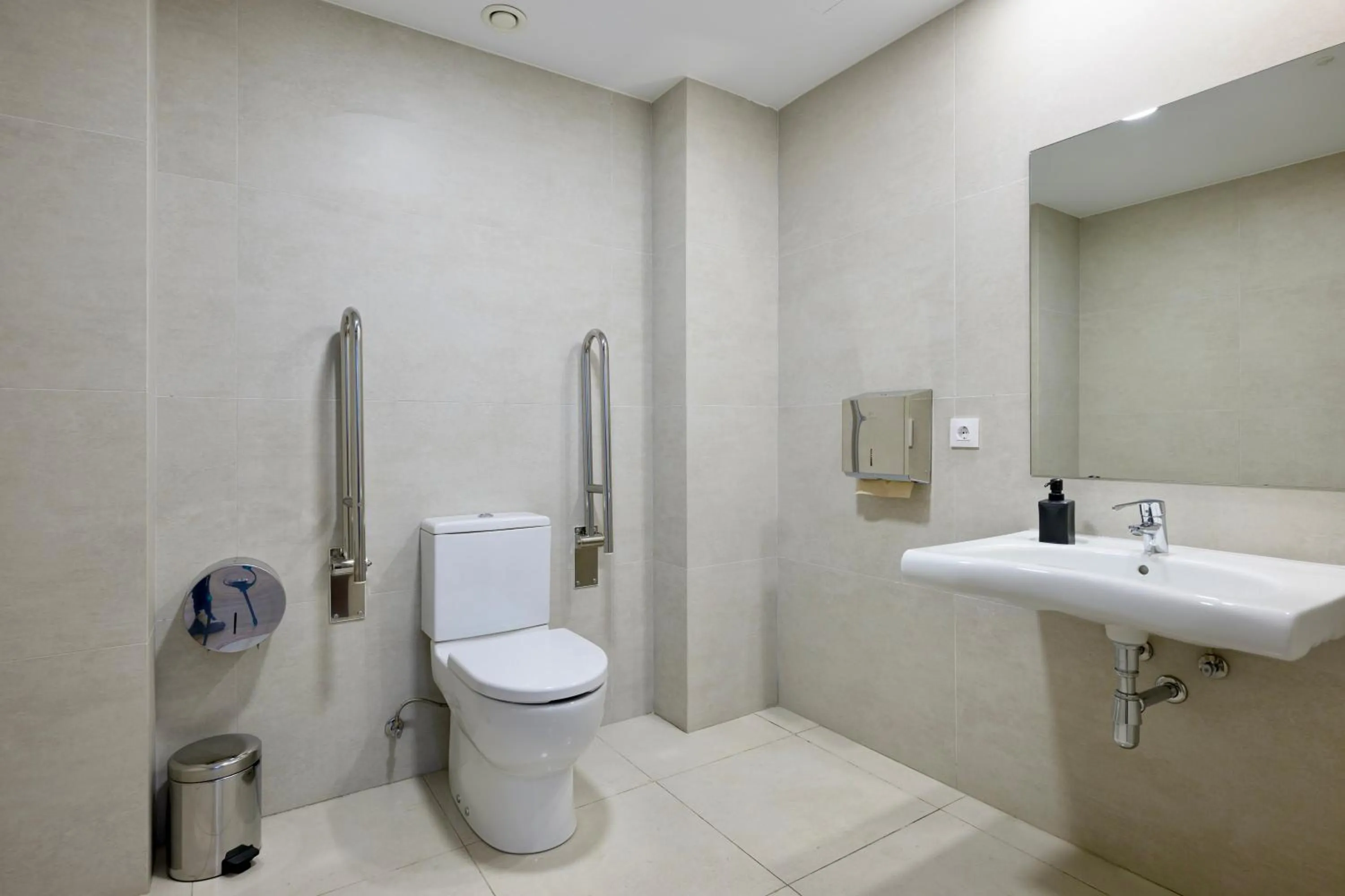 Bathroom in Hotel Emeté & Coworking by Airnest