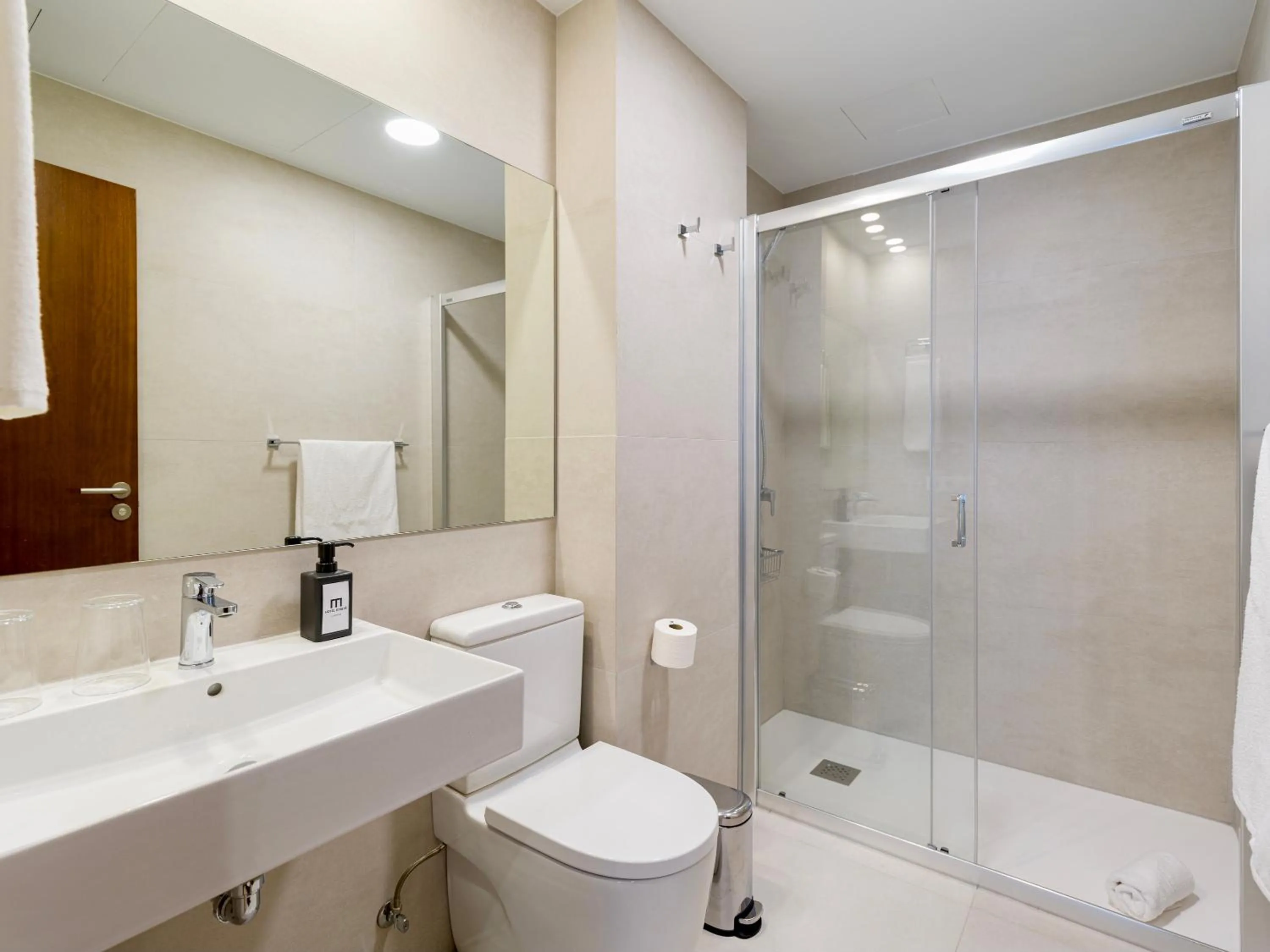 Bathroom in Hotel Emeté & Coworking by Airnest