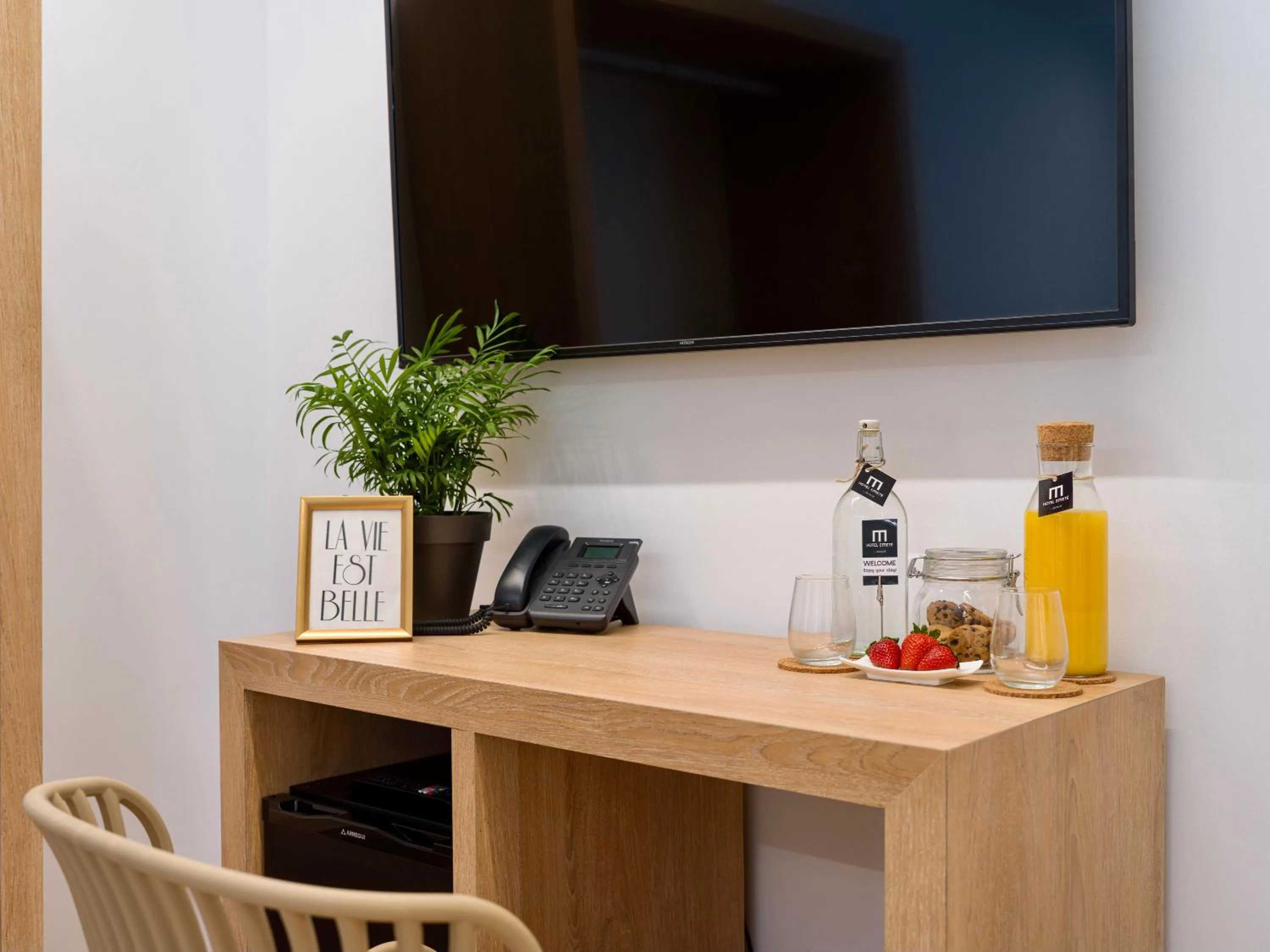 TV and multimedia in Hotel Emeté & Coworking by Airnest