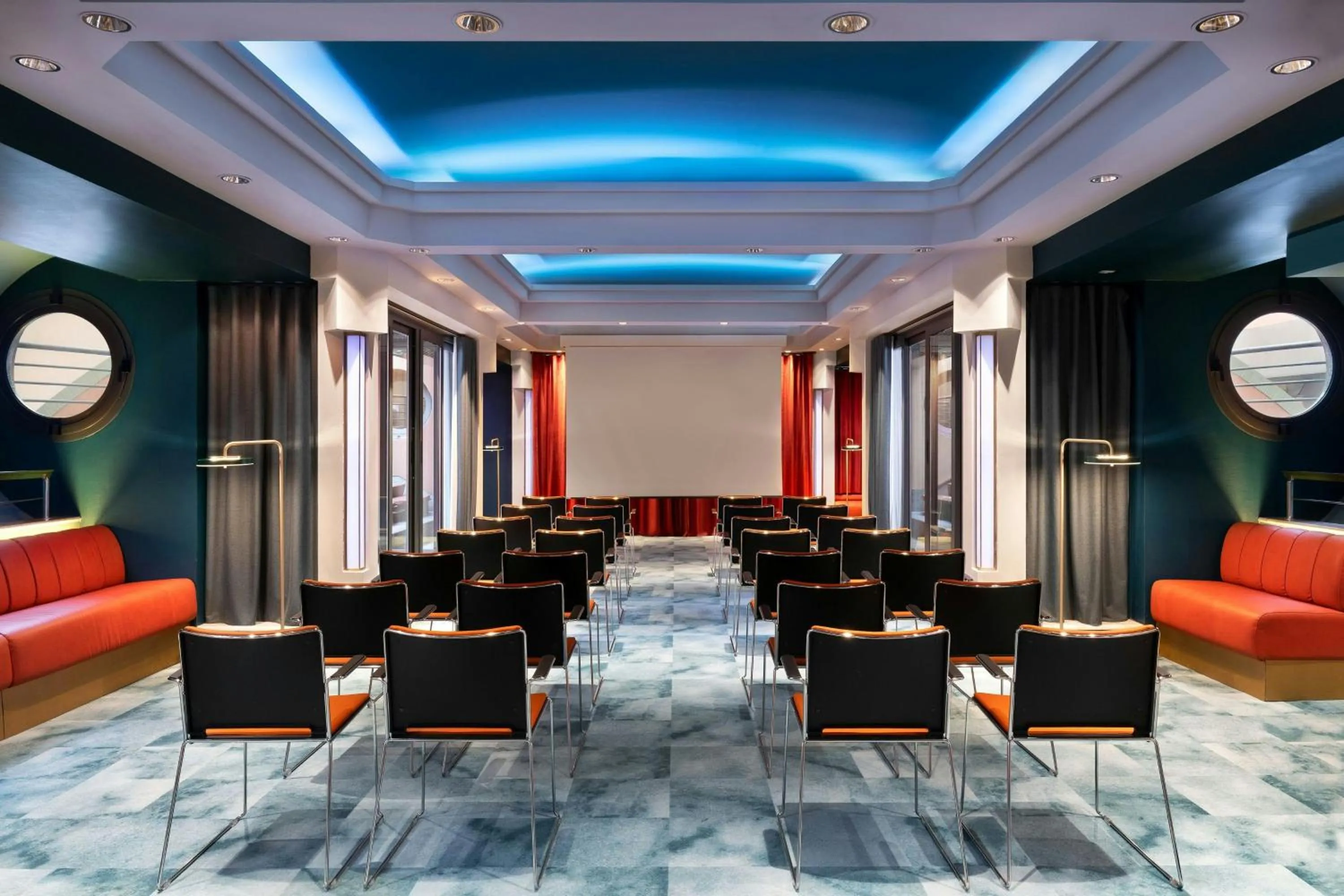 Lounge or bar in Duo Milan Porta Nuova, a Tribute Portfolio Hotel