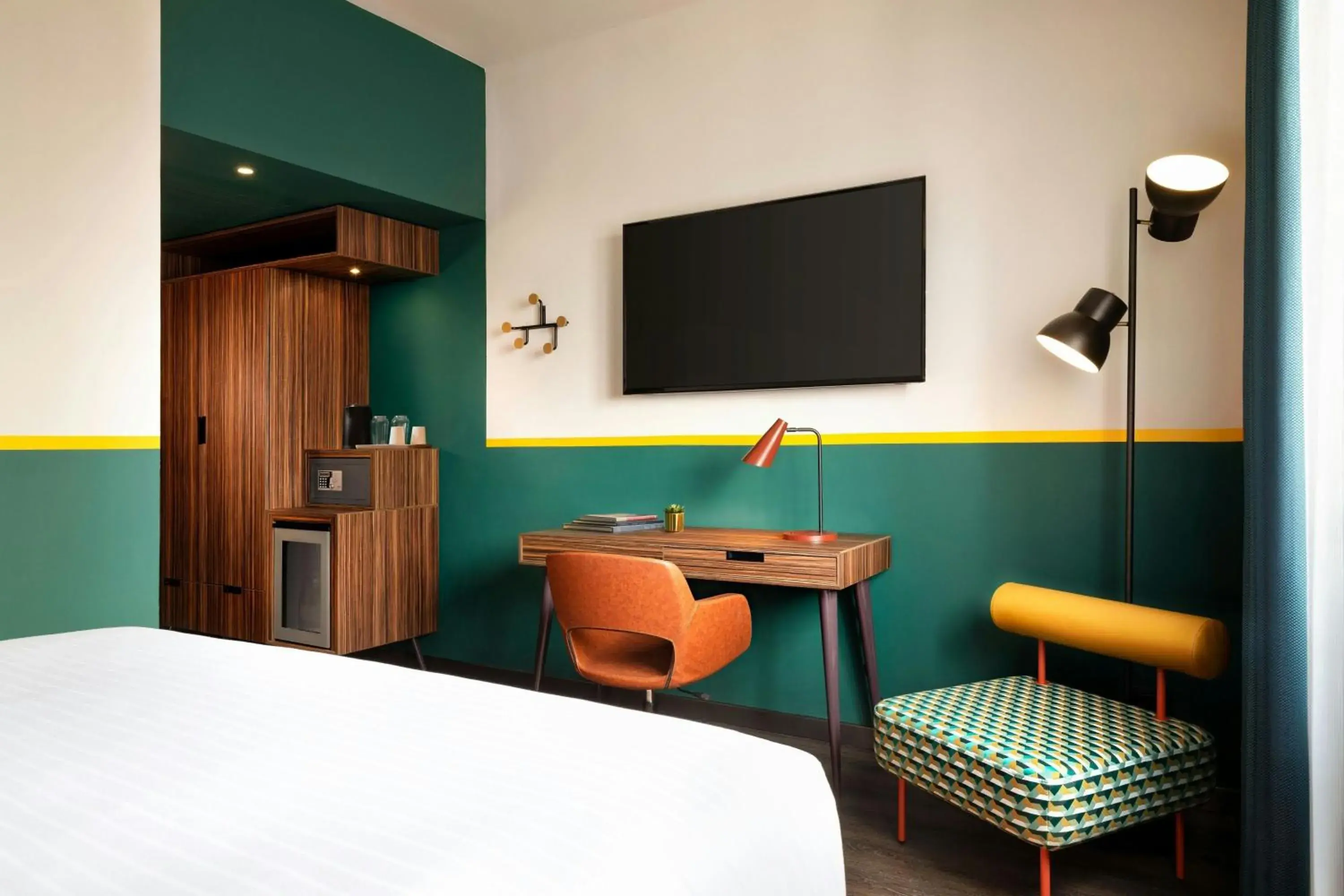 Photo of the whole room, Bed in Duo Milan Porta Nuova, a Tribute Portfolio Hotel Photo of the whole room, Bed in Duo Milan Porta Nuova, a Tribute Portfolio Hotel