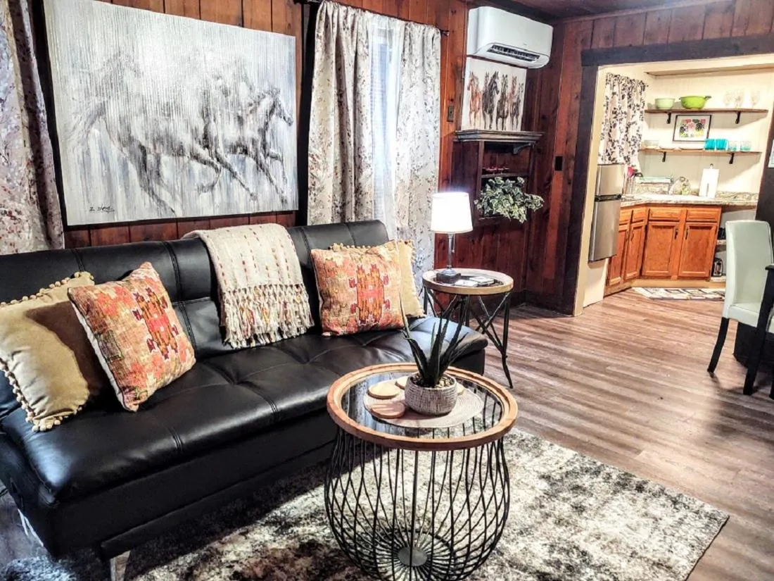 Living room in Edgewater Resort Cottage #1