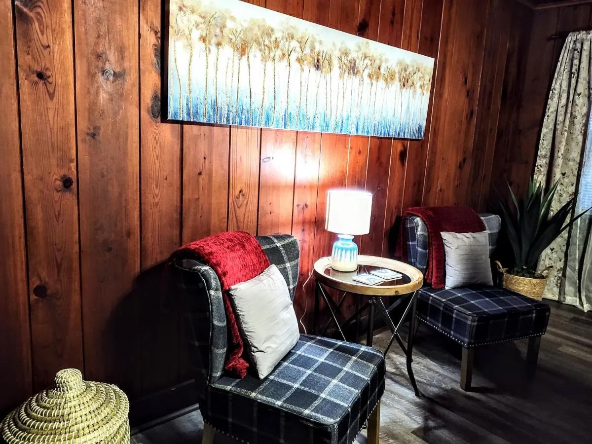 Living room in Edgewater Resort Cottage #1