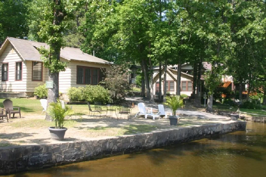 Edgewater Resort Cottage #1