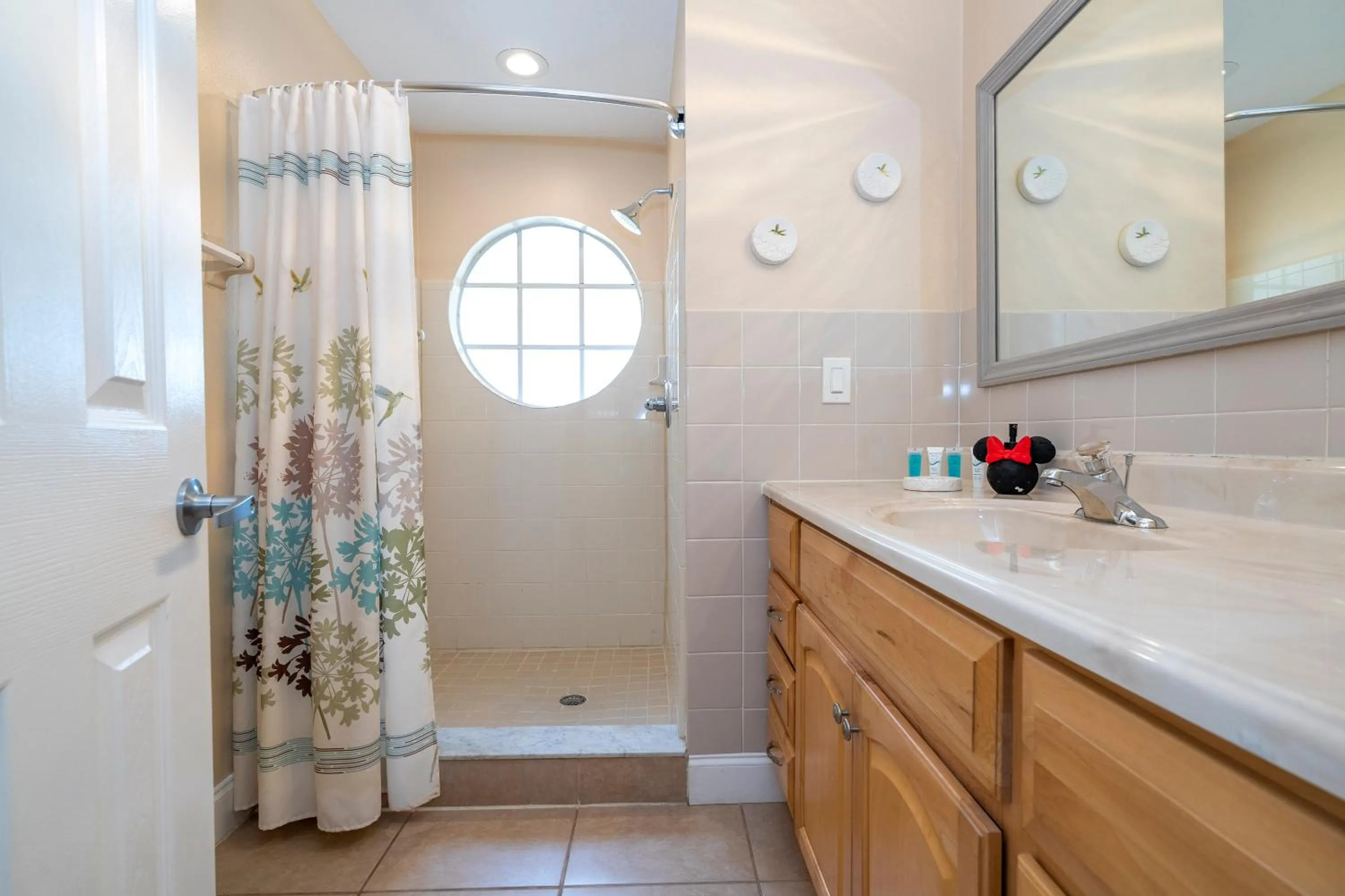Bathroom in Beautiful, cozy and spacious Retreat near Disney