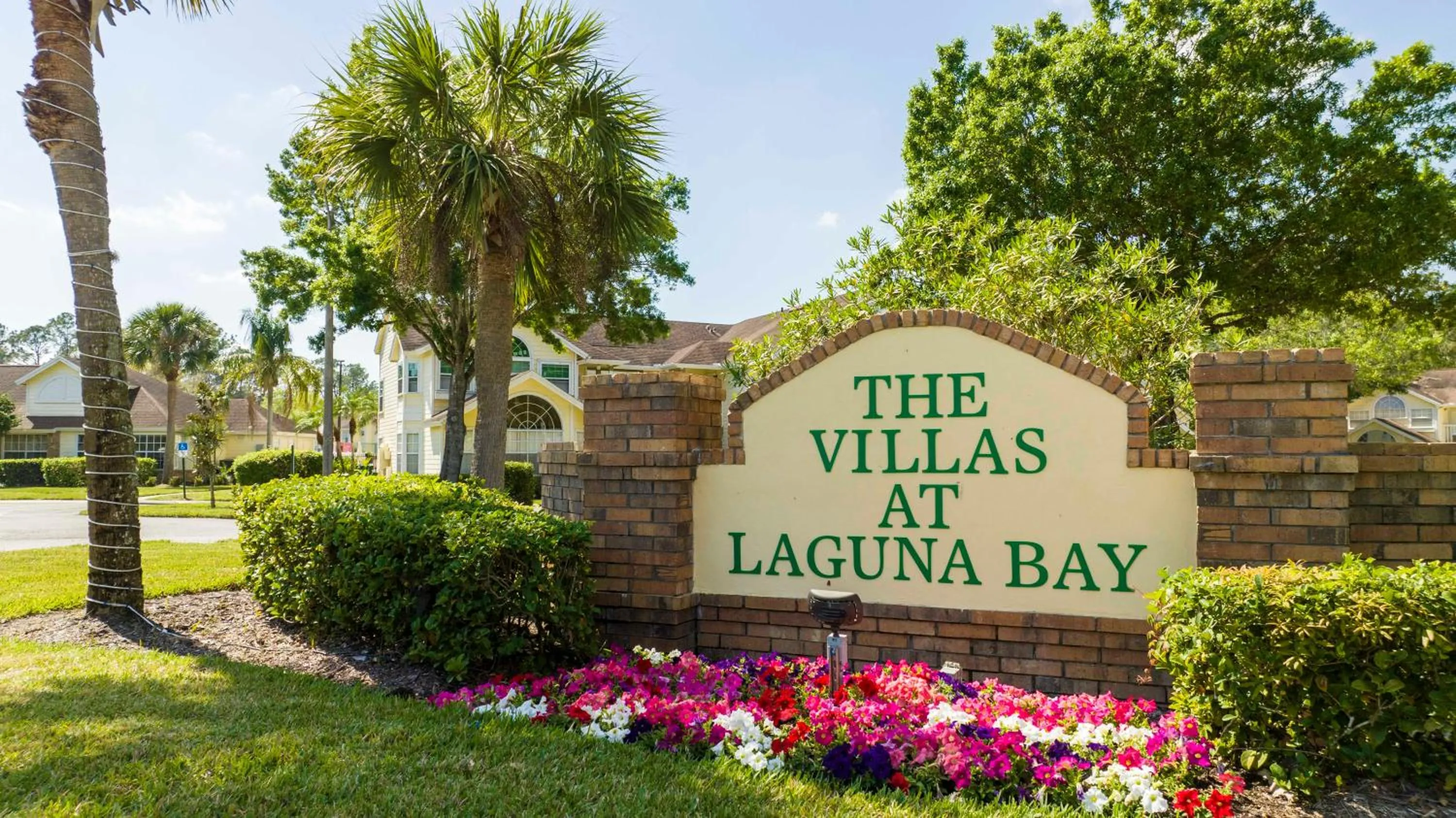 Facade/entrance in Beautiful, cozy and spacious Retreat near Disney