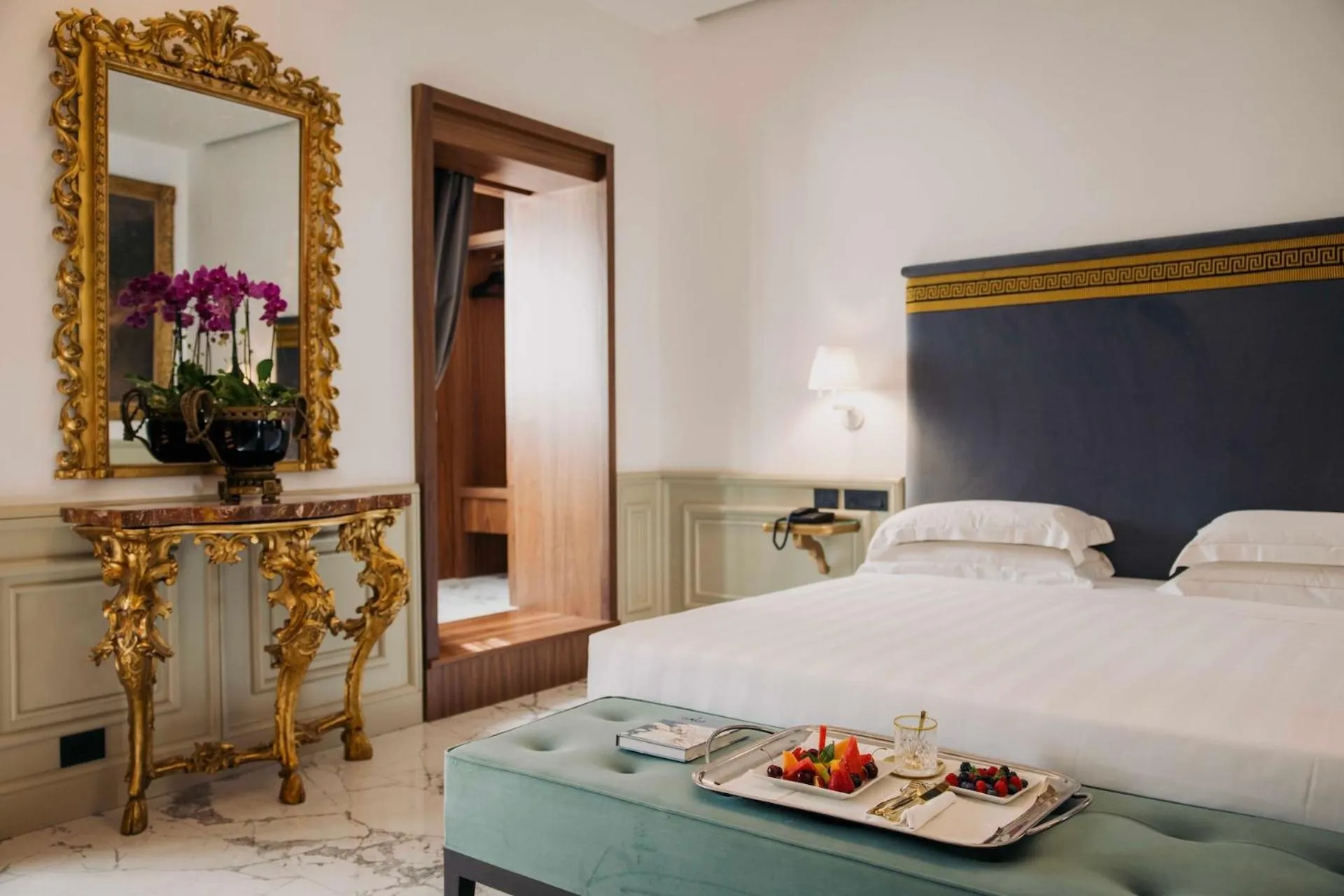 Bedroom, Bed in Hotel Valadier