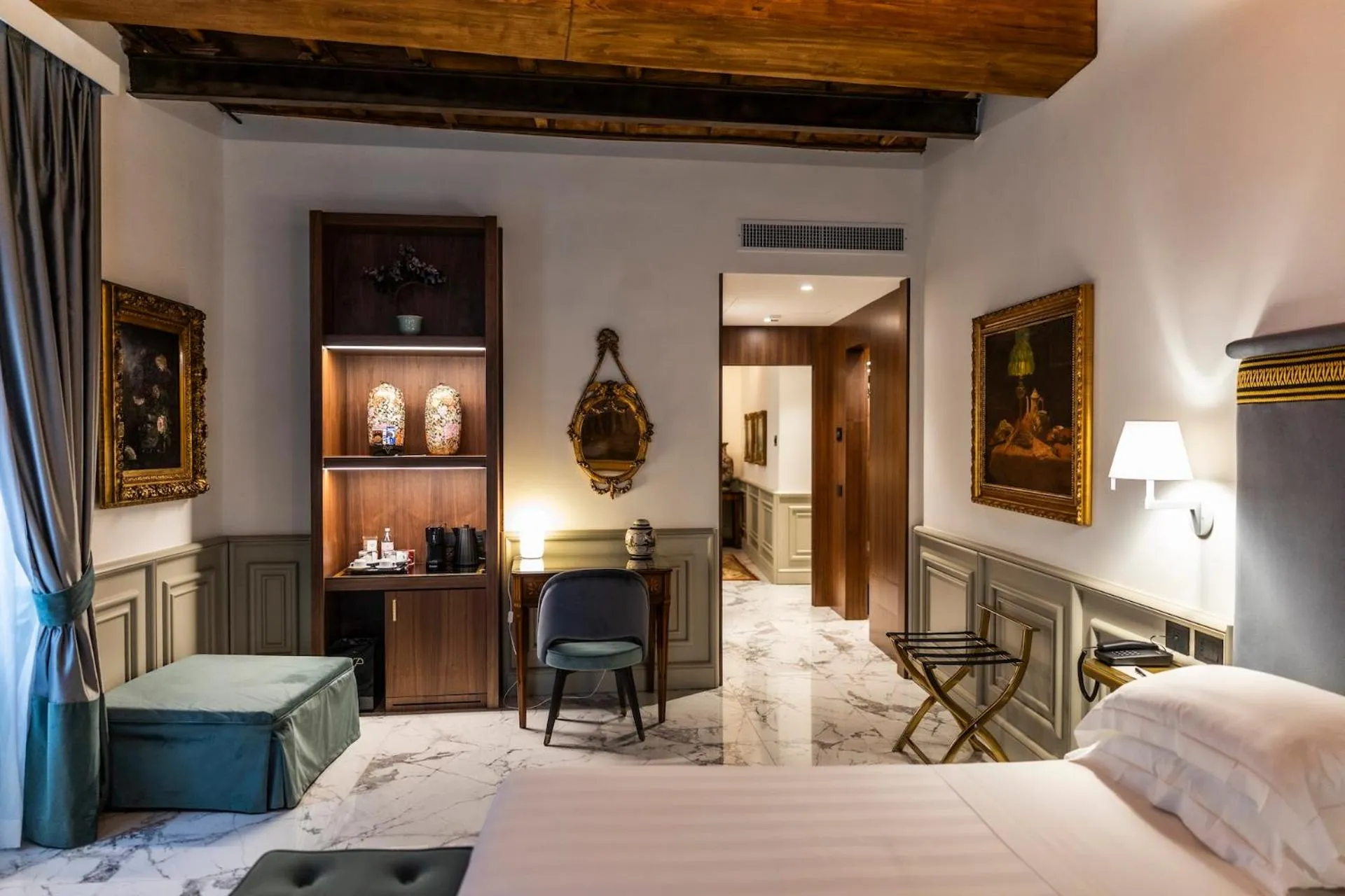 Bedroom, Bed in Hotel Valadier