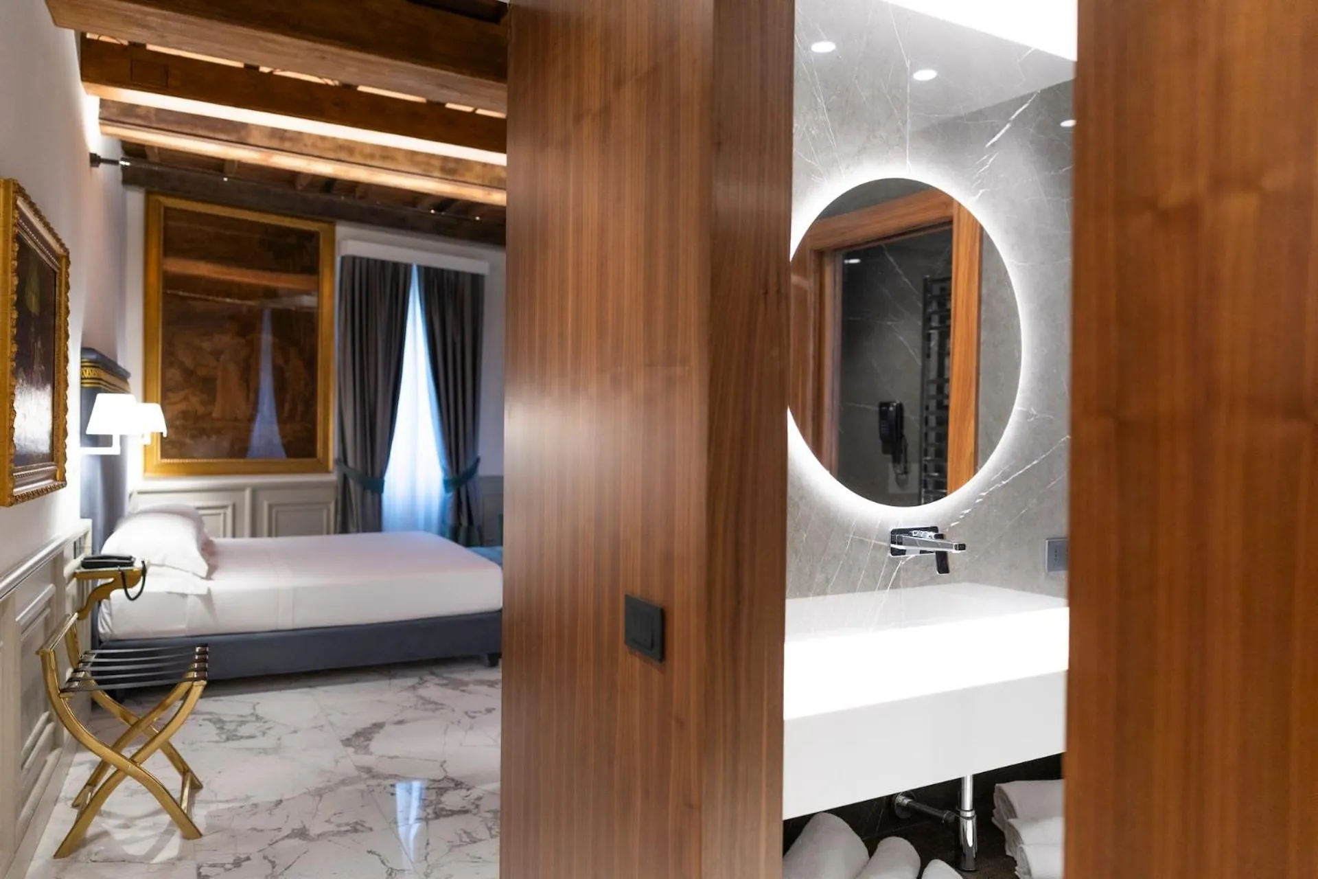 Bedroom, Bed in Hotel Valadier