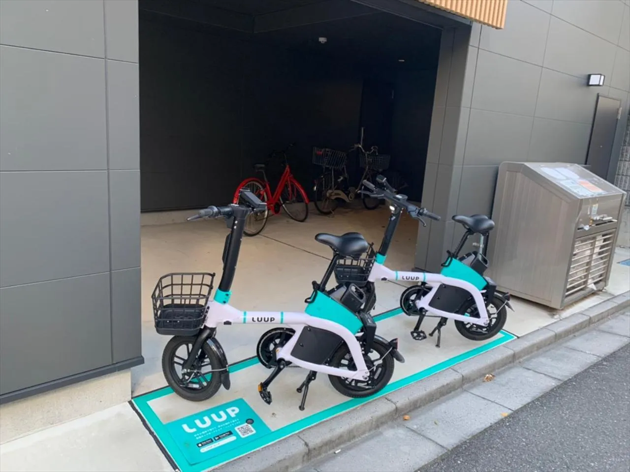 Cycling in YADOYA Suzume