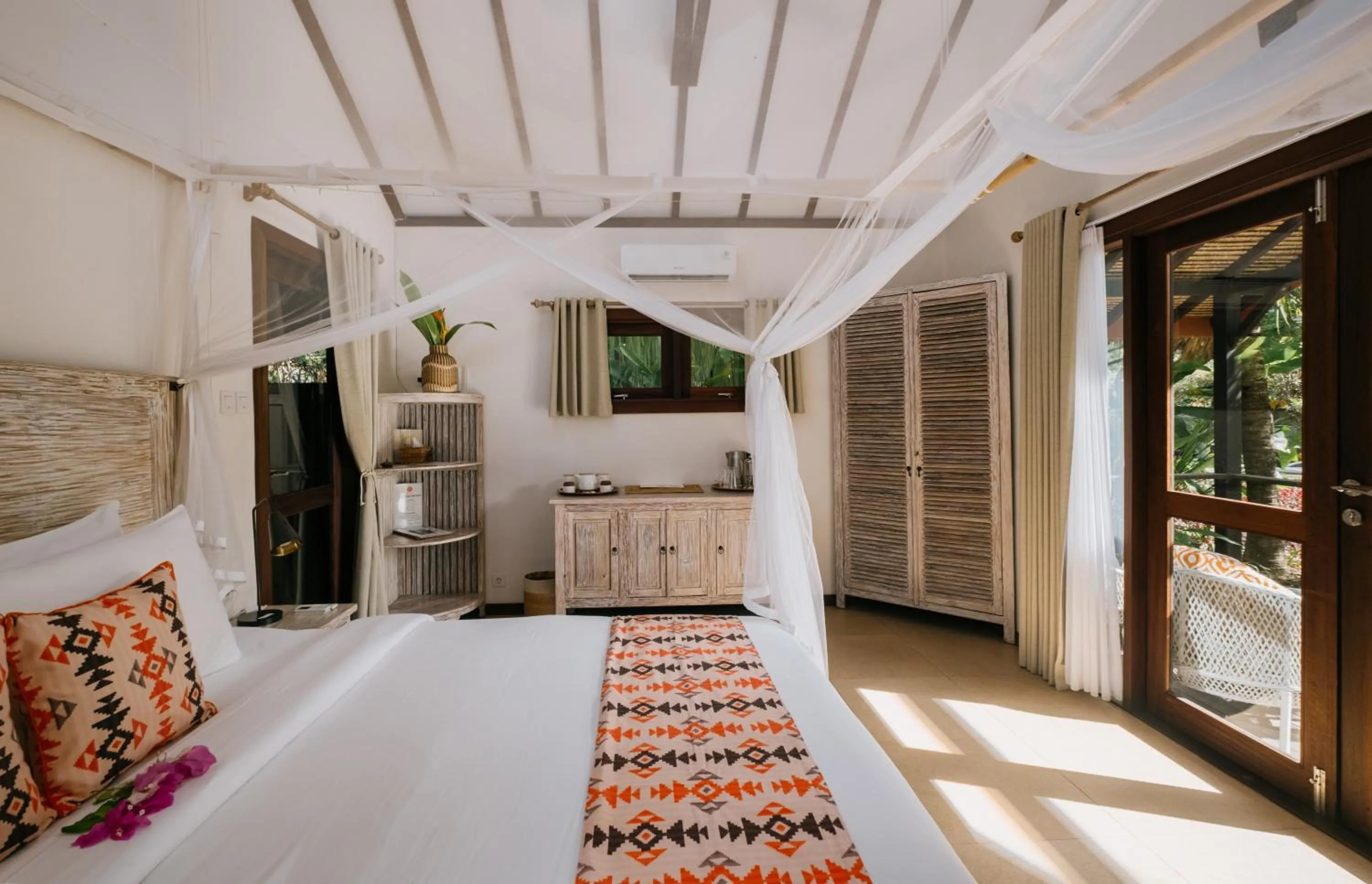 Bed in Burudika Bungalows - Villas, Sauna & Bath House