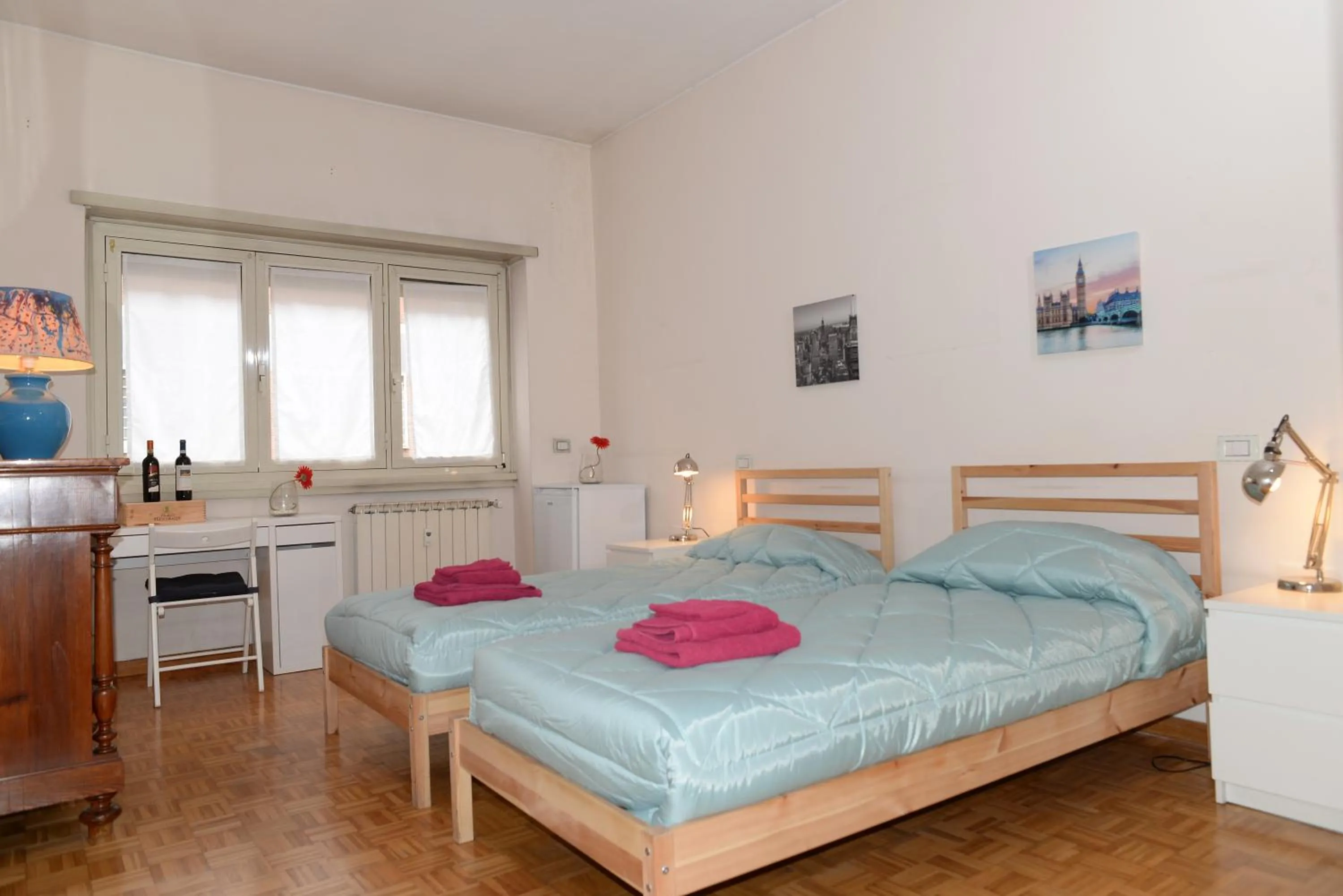 Bed in Emilios Home Entire Apartament up to 7 people