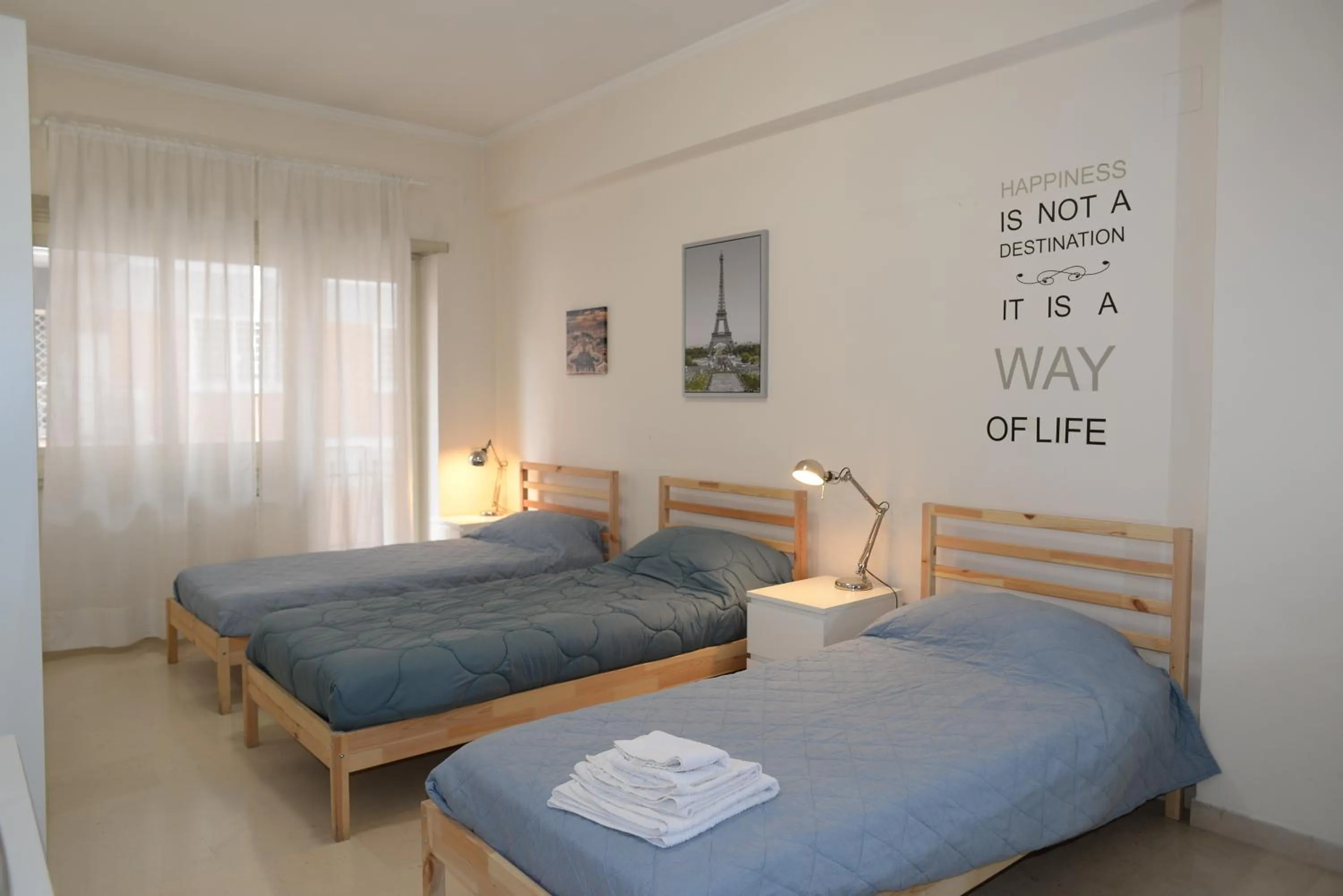 Bed in Emilios Home Entire Apartament up to 7 people