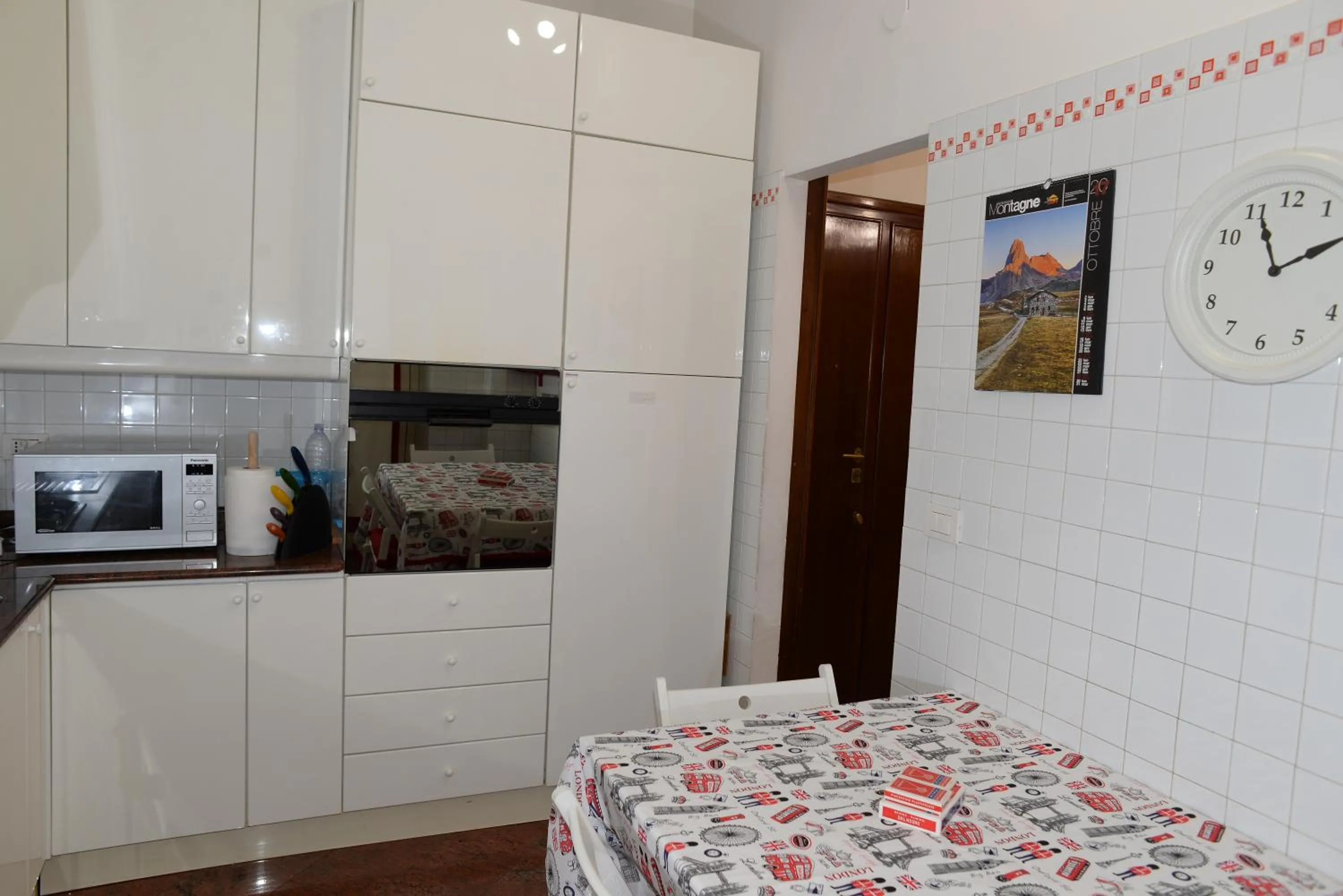 Bed in Emilios Home Entire Apartament up to 7 people