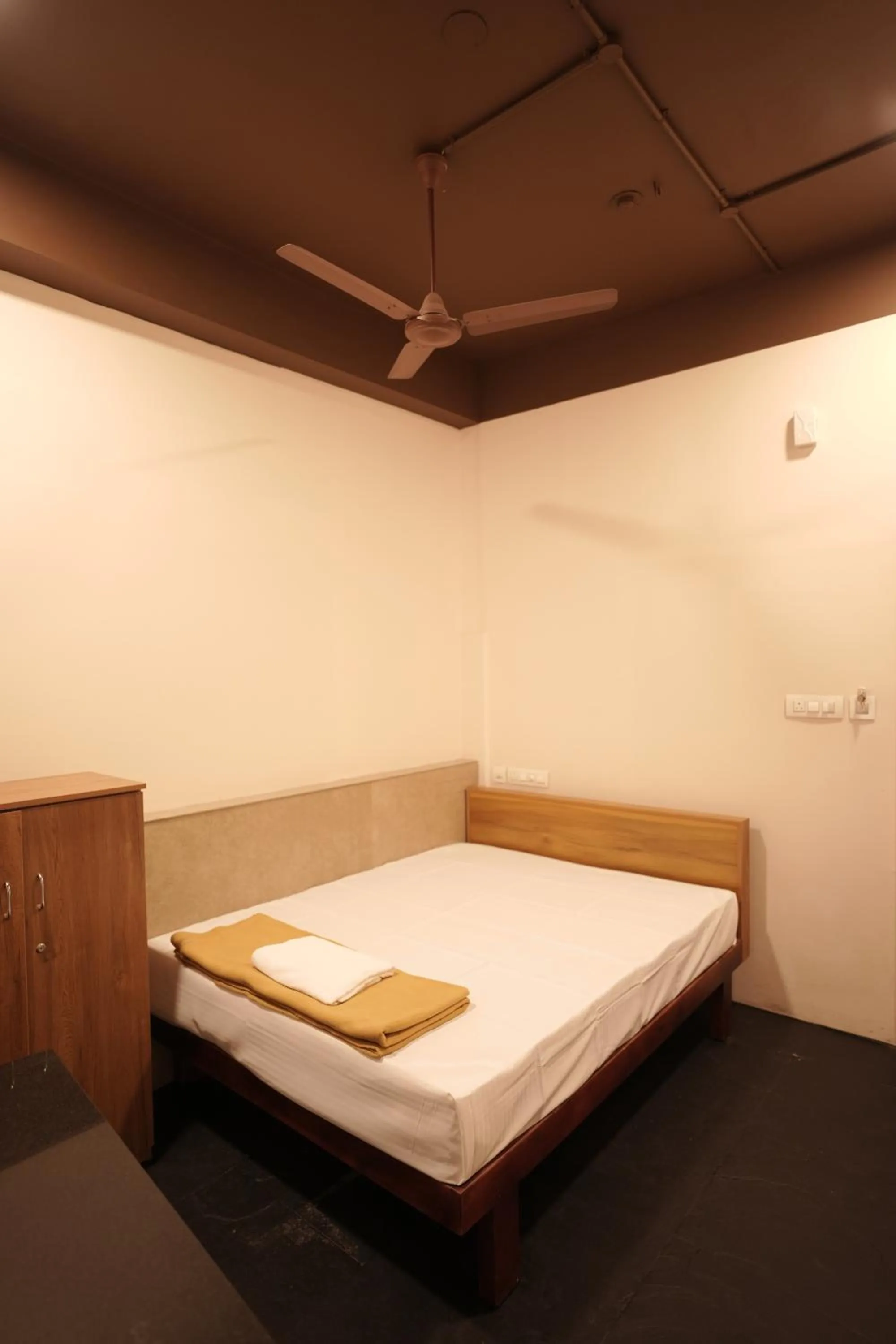 Bed in Reach Residency