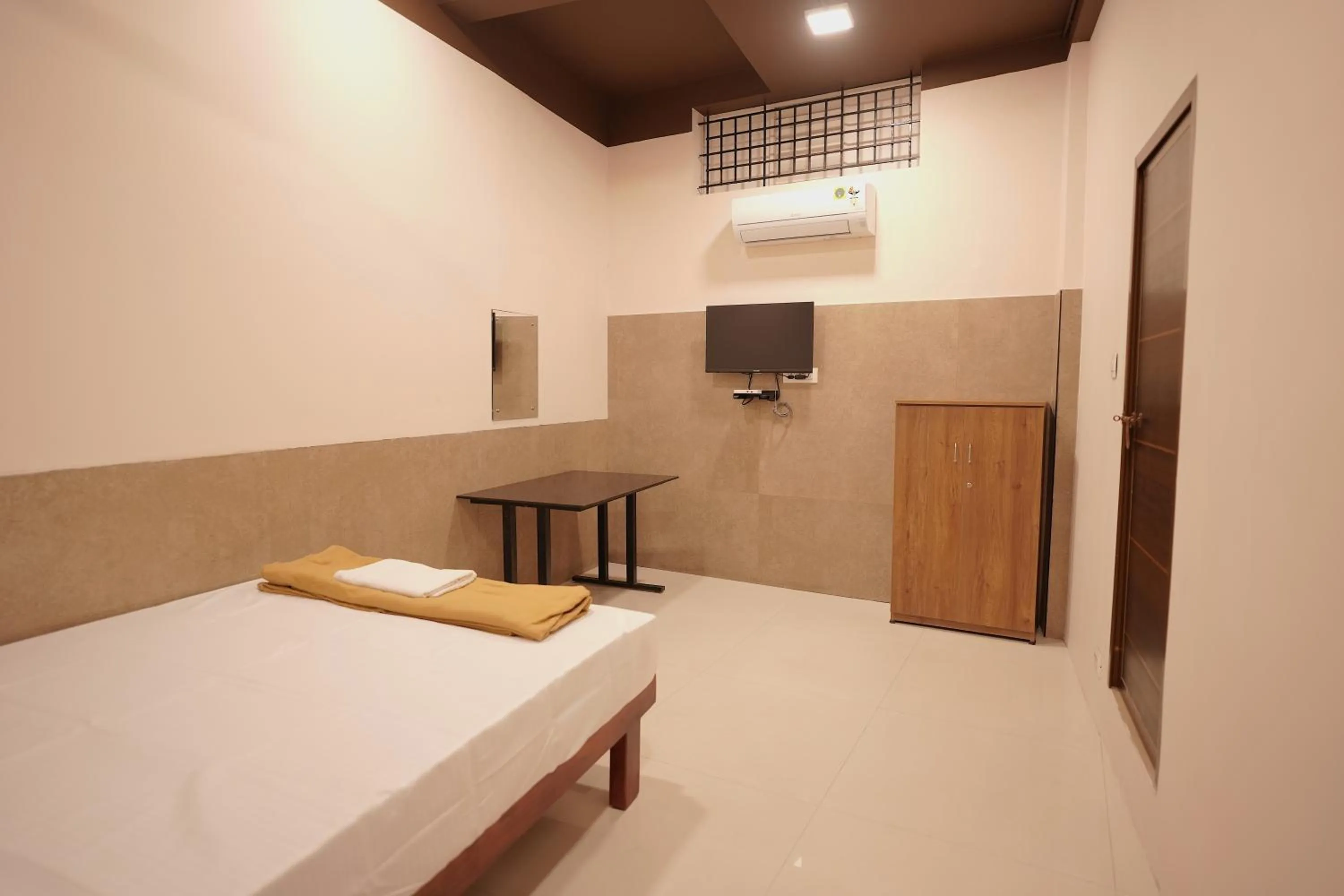 Bed in Reach Residency