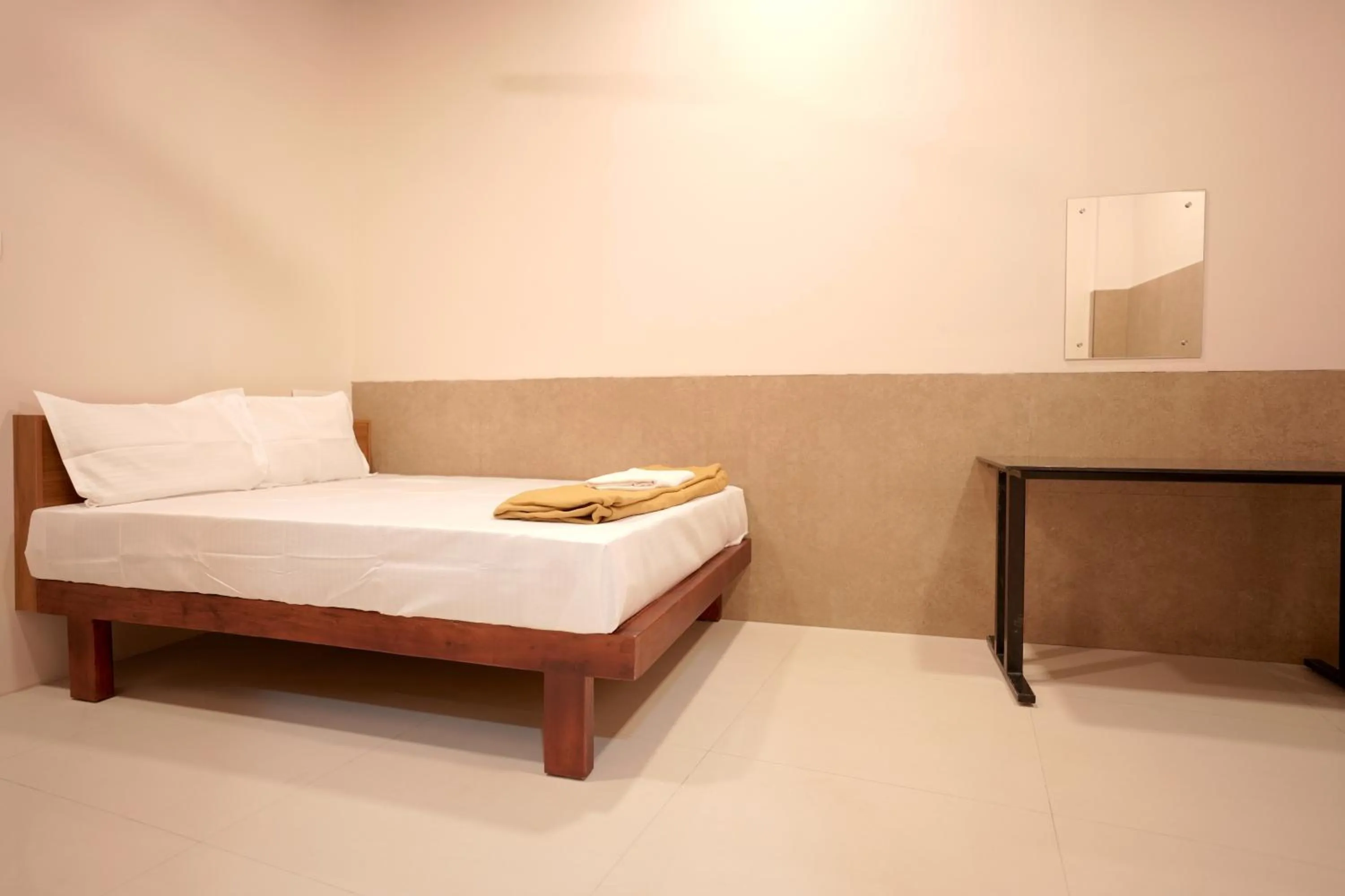 Bed in Reach Residency