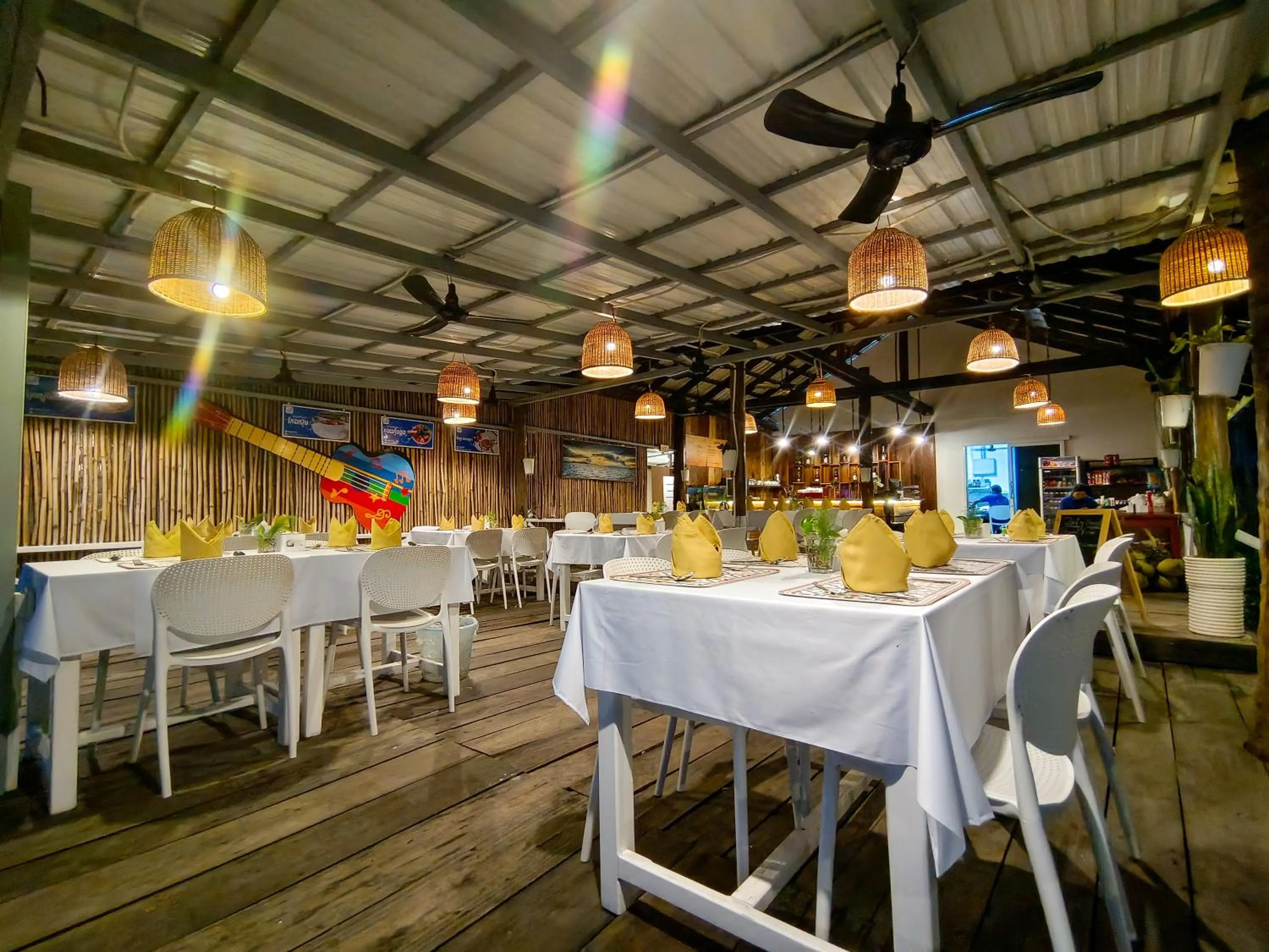 Restaurant/places to eat in Koh Sdach Resort by EHM