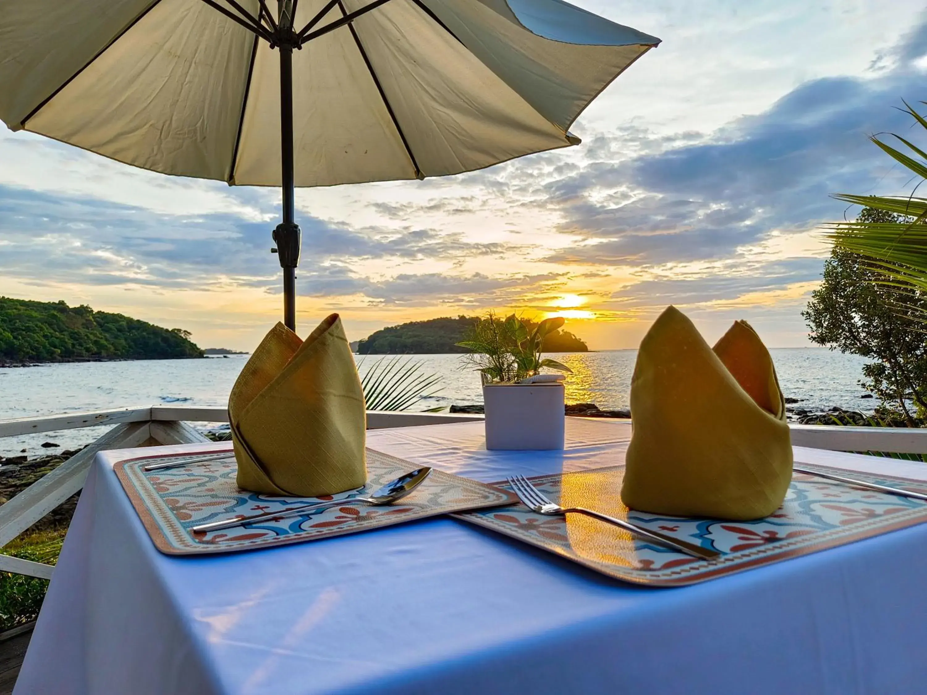 Restaurant/places to eat in Koh Sdach Resort by EHM Restaurant/places to eat in Koh Sdach Resort by EHM