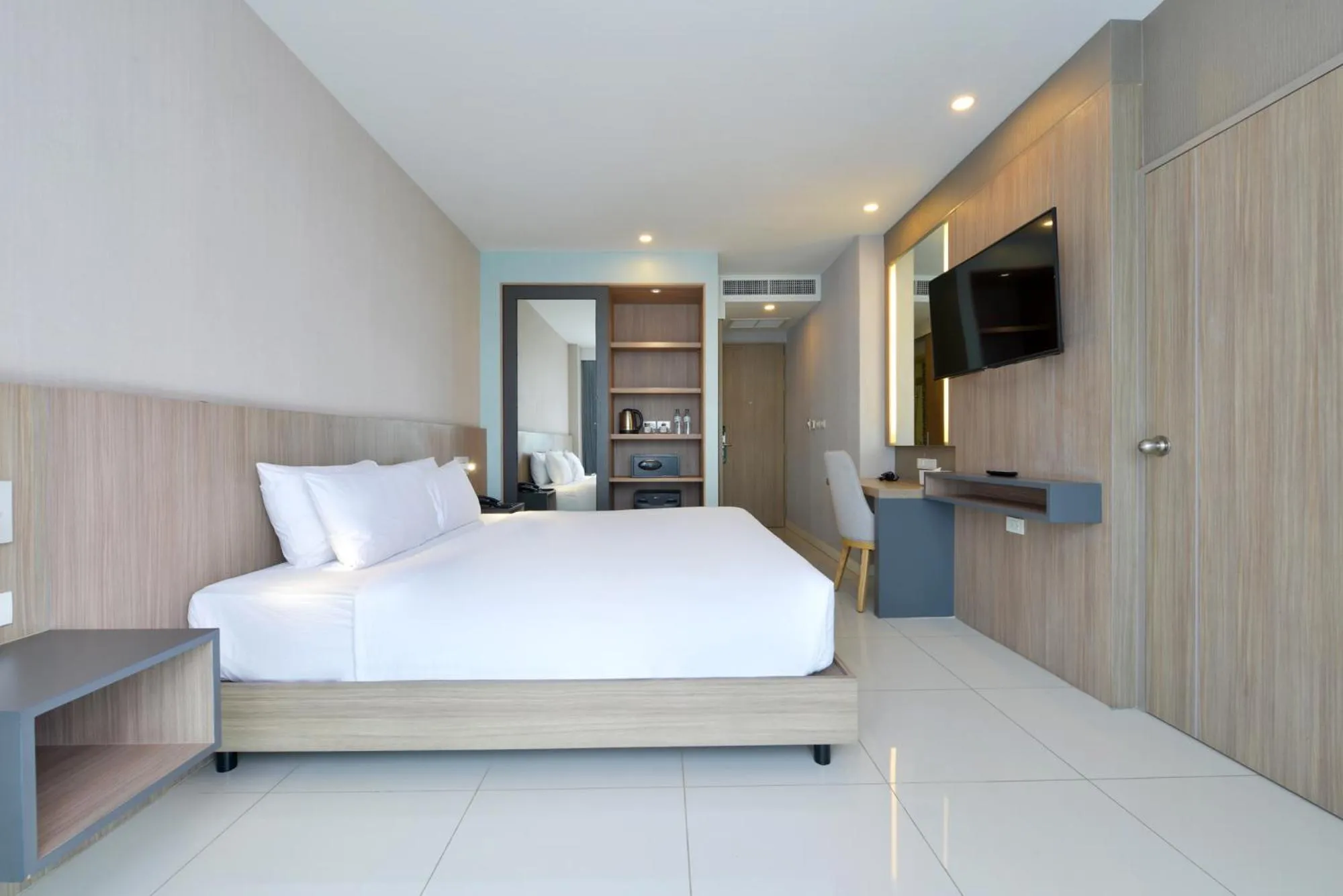 TV and multimedia, Bed in Grace Patong Hotel