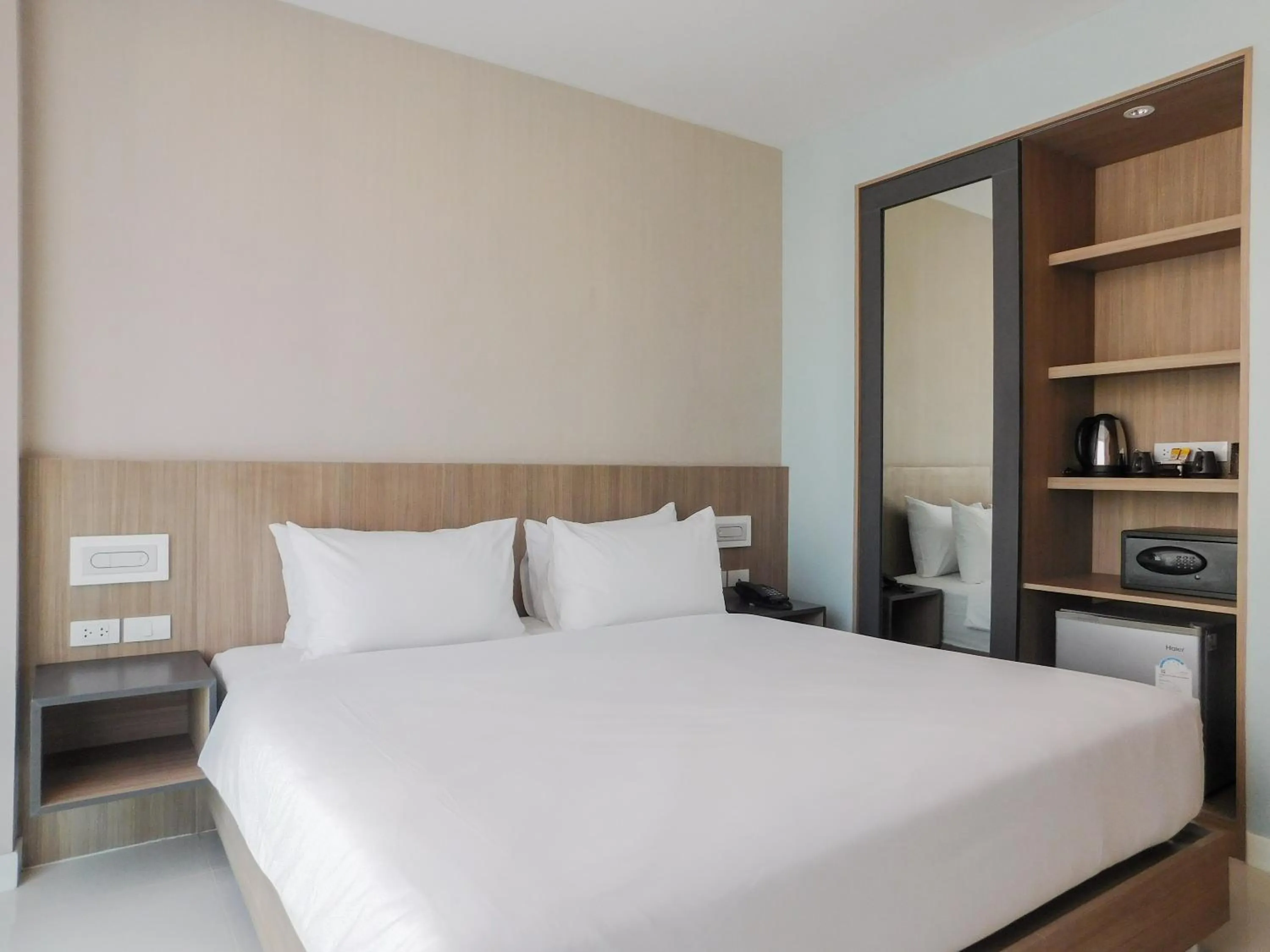 Bedroom, Bed in Grace Patong Hotel