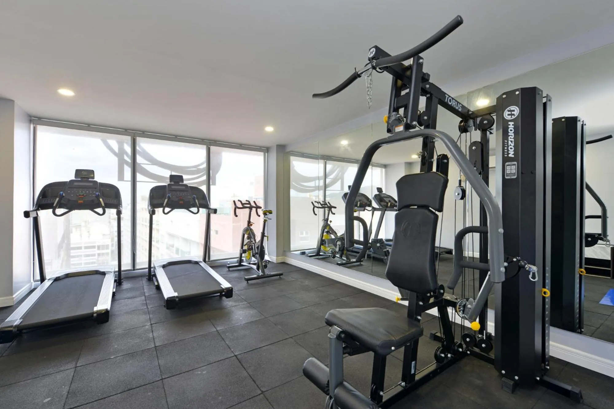 Fitness centre/facilities in Grace Patong Hotel