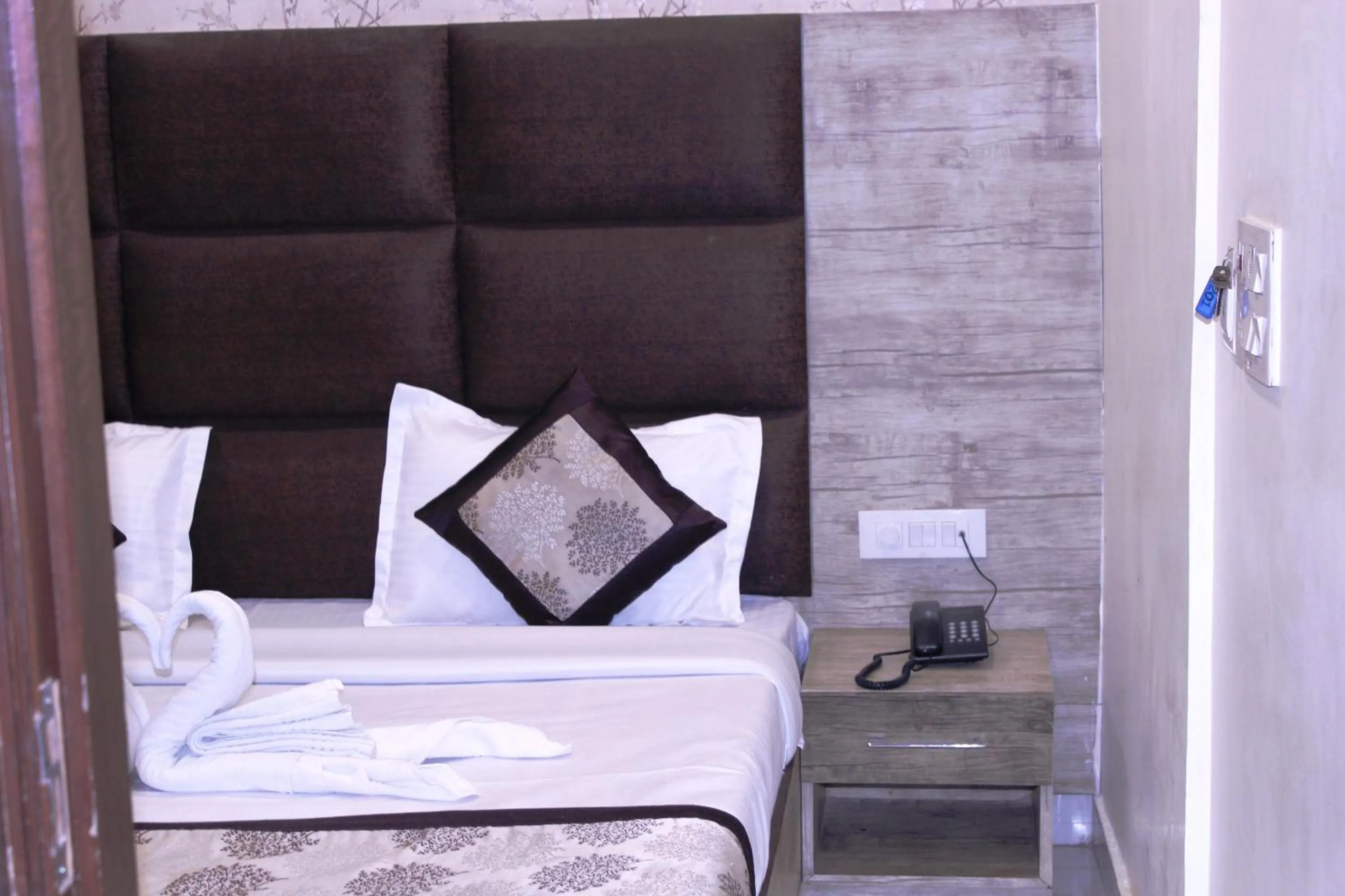 Bedroom, Bed in Shree Krishna Hotels