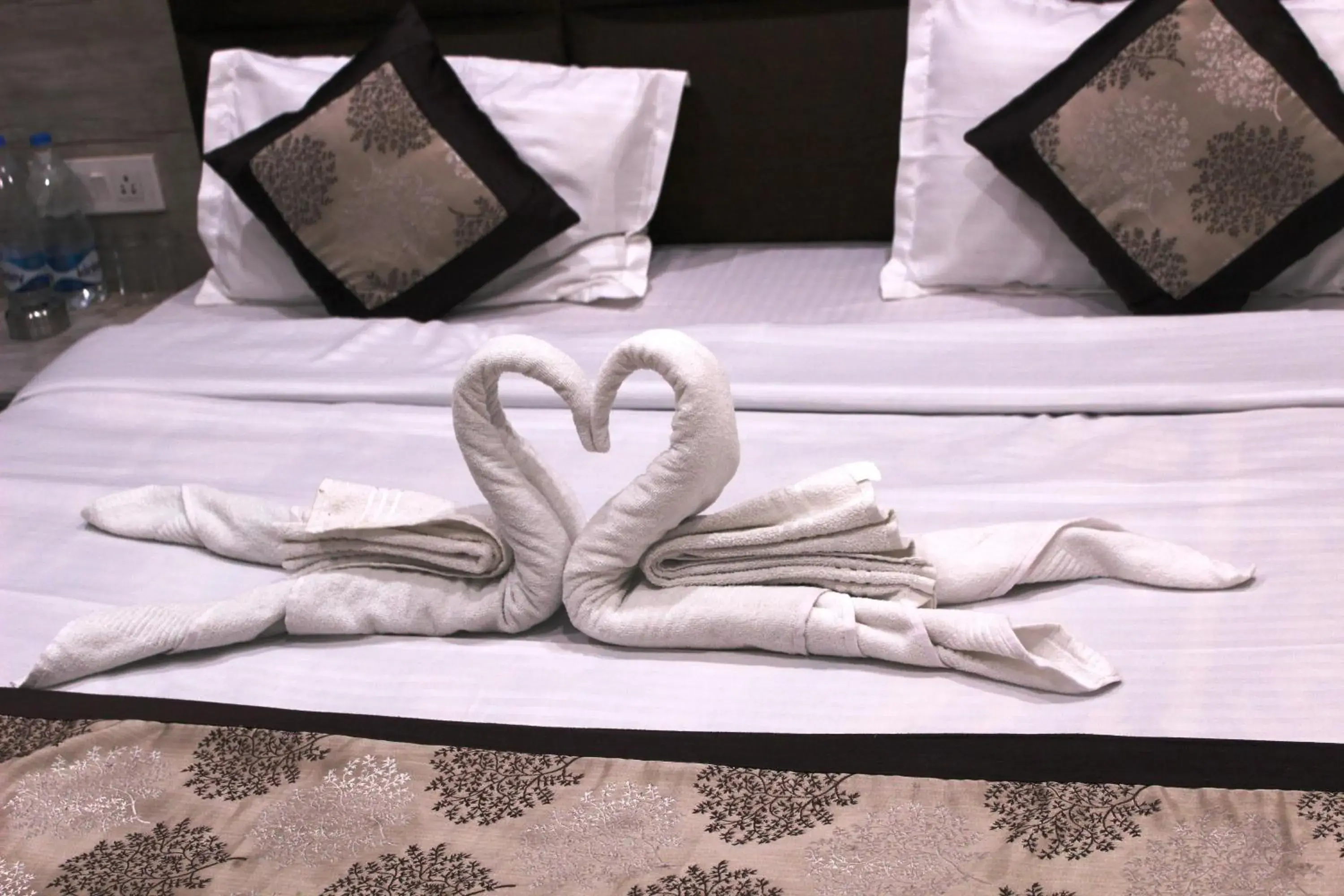 Bed in Shree Krishna Hotels Bed in Shree Krishna Hotels