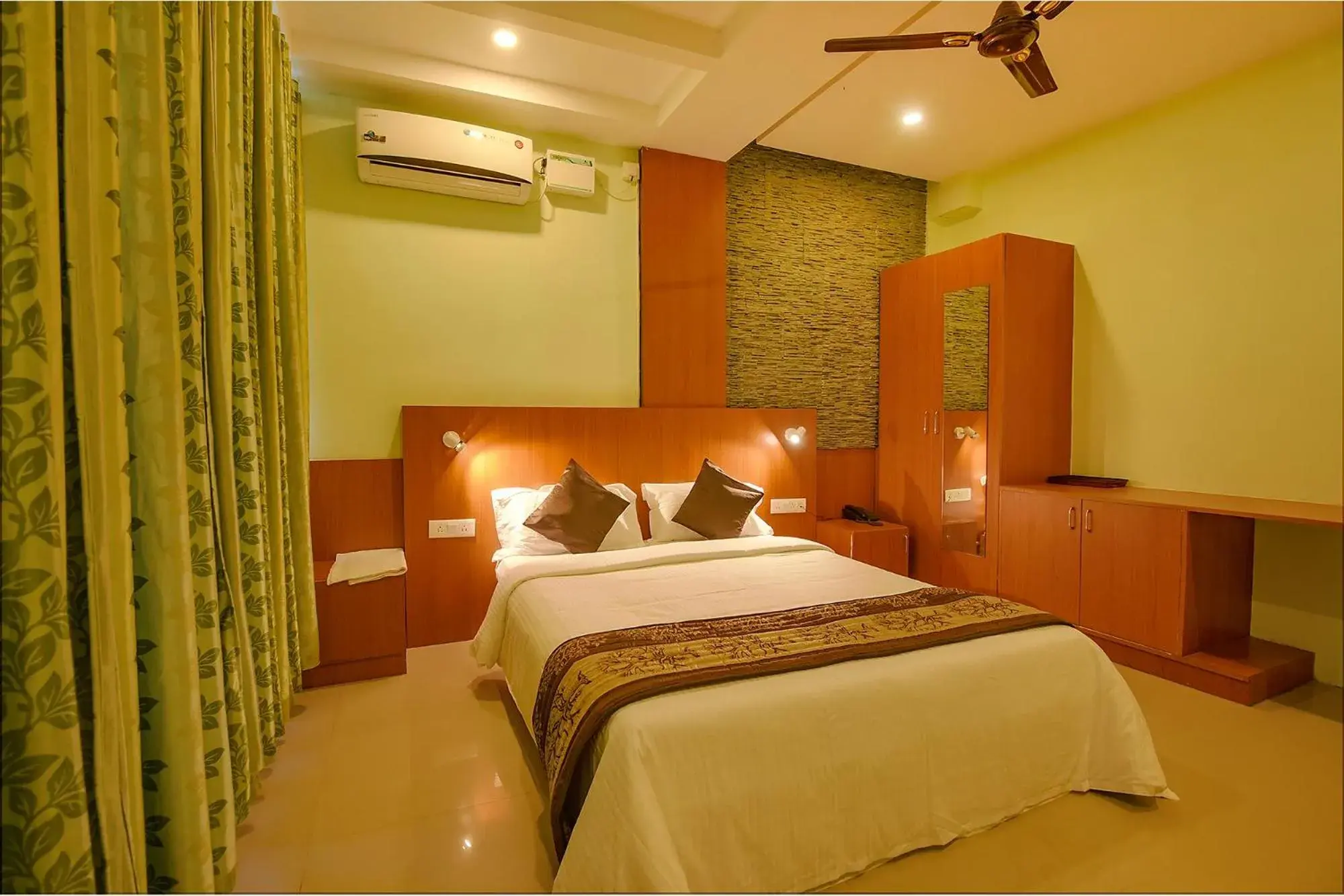 Deluxe Room - single occupancy in FabHotel The BTM Palace - BTM Layout Deluxe Room - single occupancy in FabHotel The BTM Palace - BTM Layout