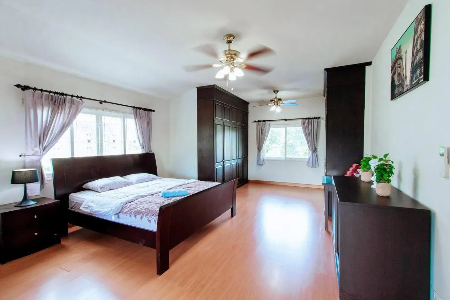 Photo of the whole room, Bed in Captivating 3-Bed Villa in Muang Pattaya